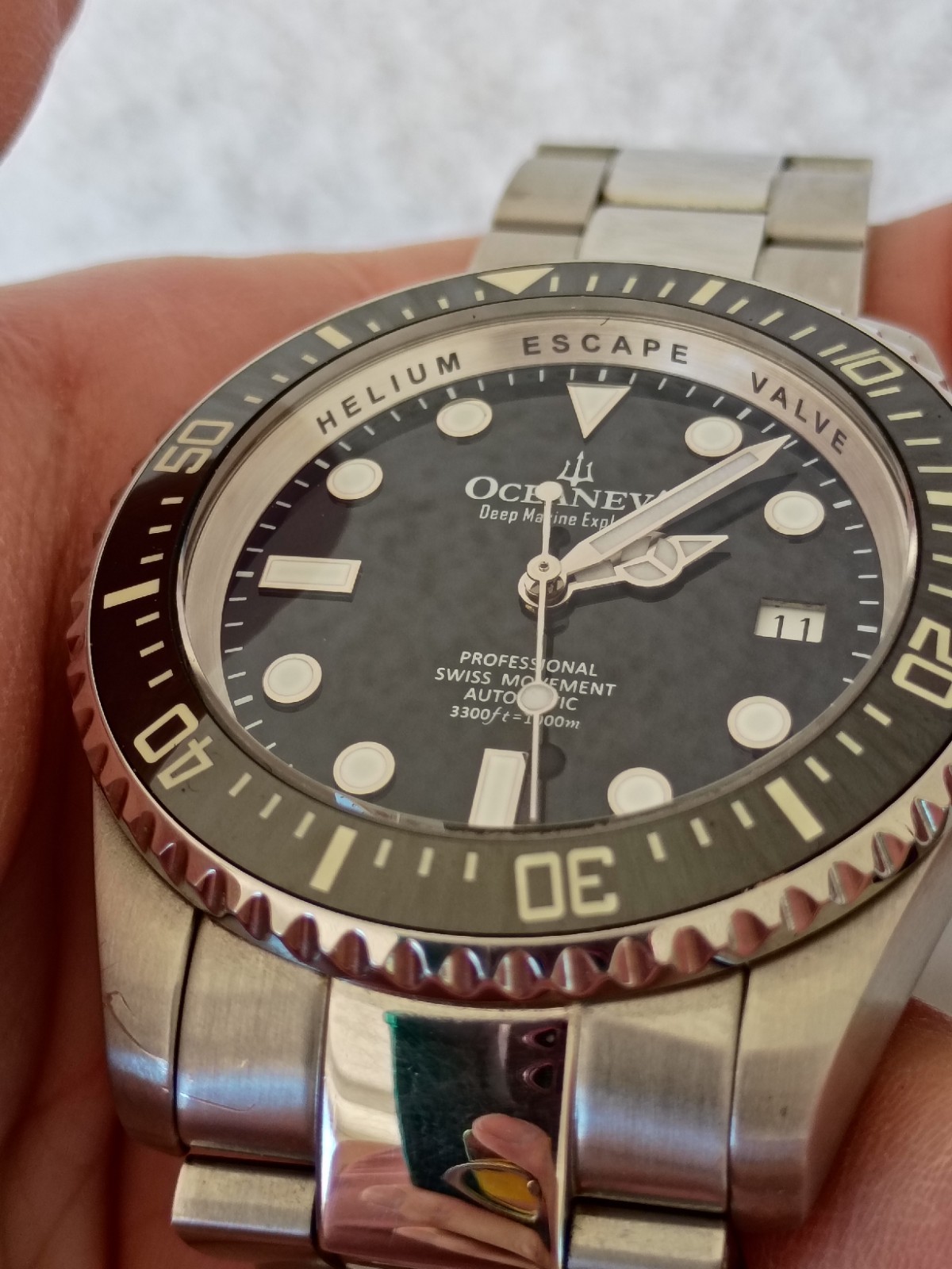 Oceaneva Men’s Deep Marine Explorer 1000M Pro Diver Watch Black & Stainles, Used