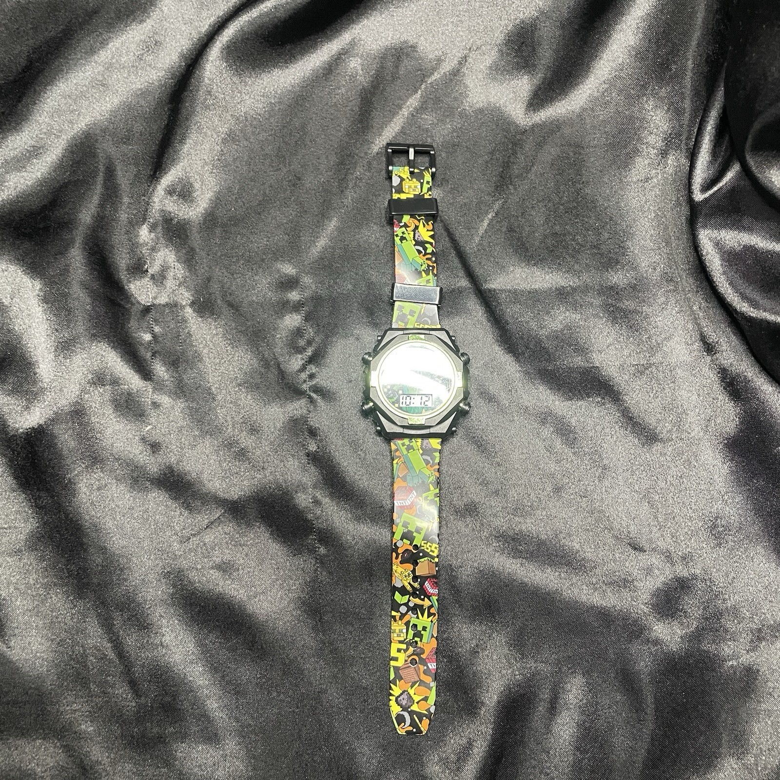Accutime Minecraft Unisex Kids Digital Quartz Watch Multicolor Dial Black Strap