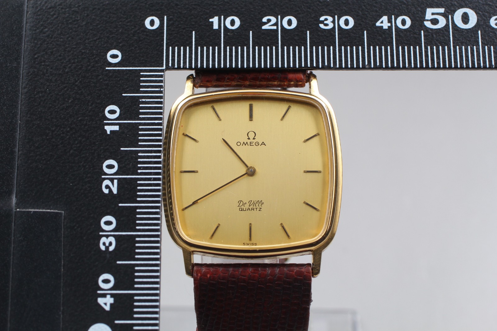 [ Near MINT ] Omega De Ville Cal.1365 Gold Square Quartz Men’s From JAPAN