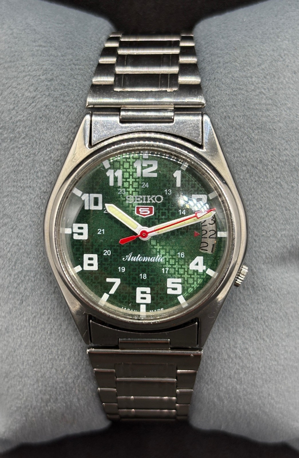 Vintage Refurbished Seiko 5 Automatic Day/Date Japan Made Men’s Wrist Watch