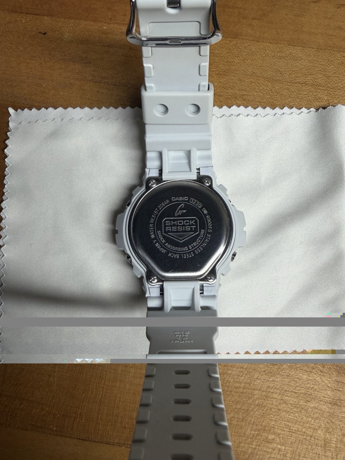 Casio G-Shock Men’s Watch – DW6900FS-8 Matte White / Grey