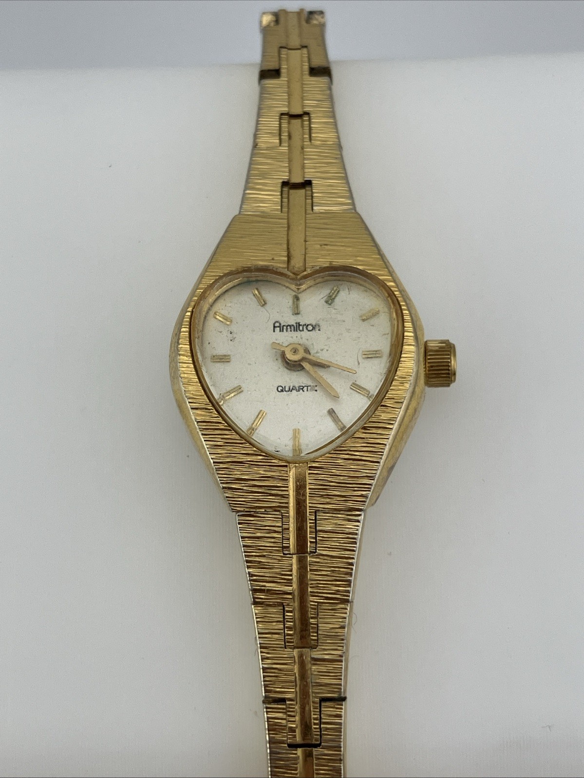 Vtg Armitron Ladies 16mm Dainty Watch Gold Tone Heart Dial 6″ 25/5048 -RUNS