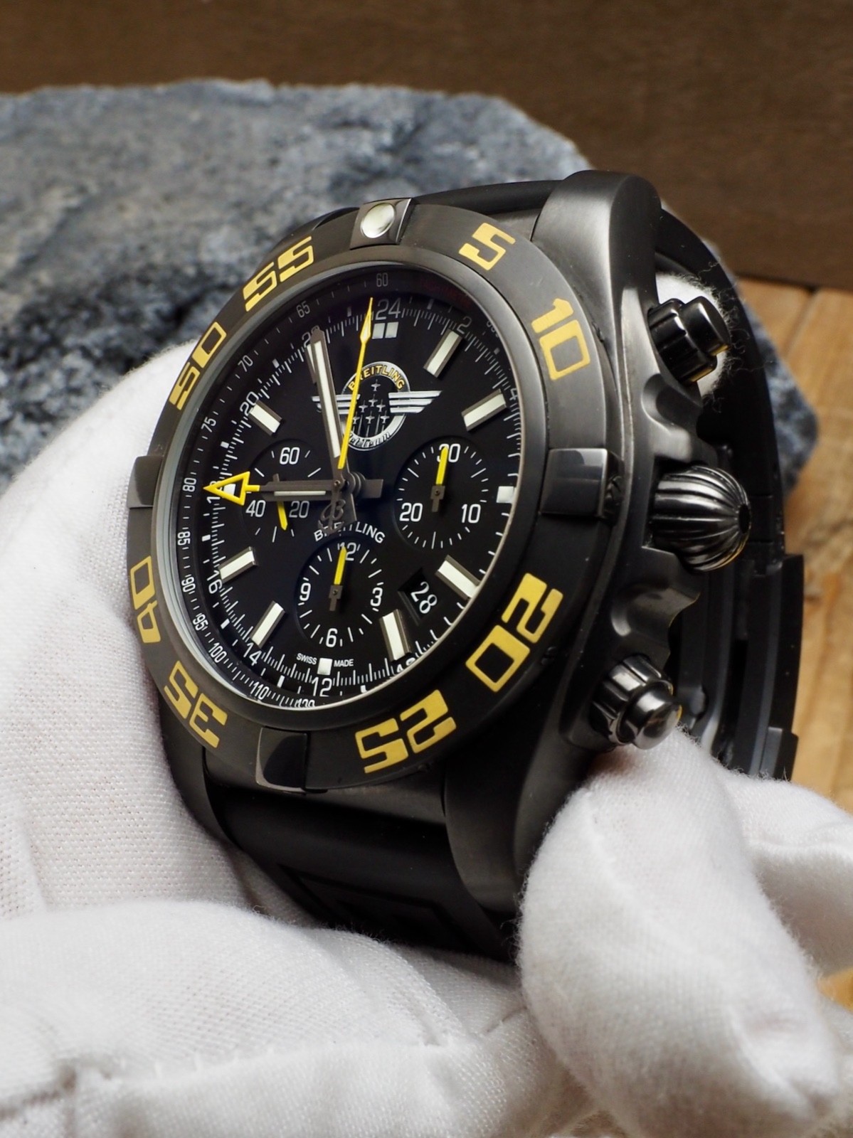 Breitling Chronomat Jet Team Limited GMT x/250 Full Set US AD RARE MB04108P/BD76