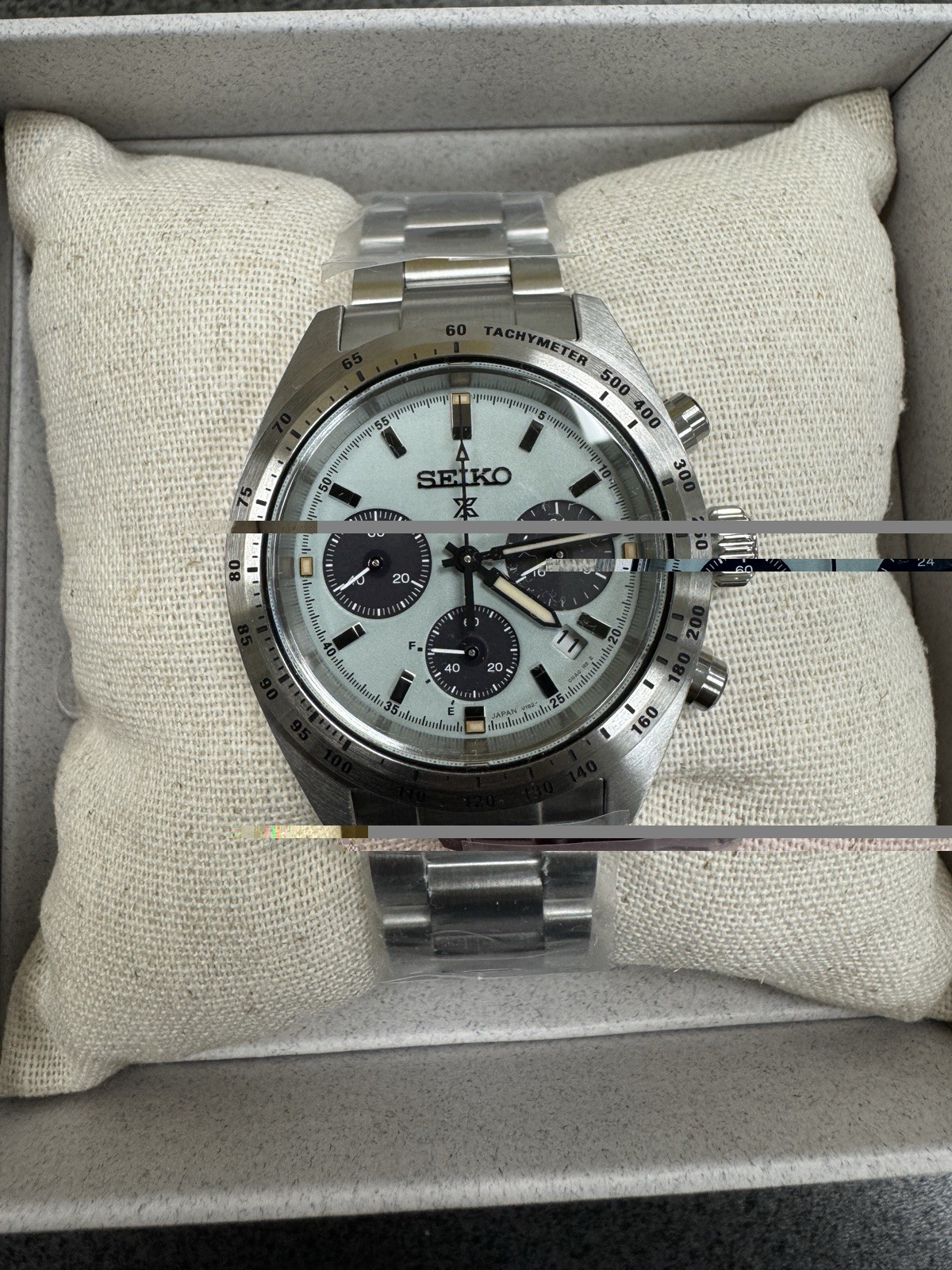 Seiko Prospex Solar Chronograph Men’s 39mm Green Dial Watch SSC965 Made In Japan