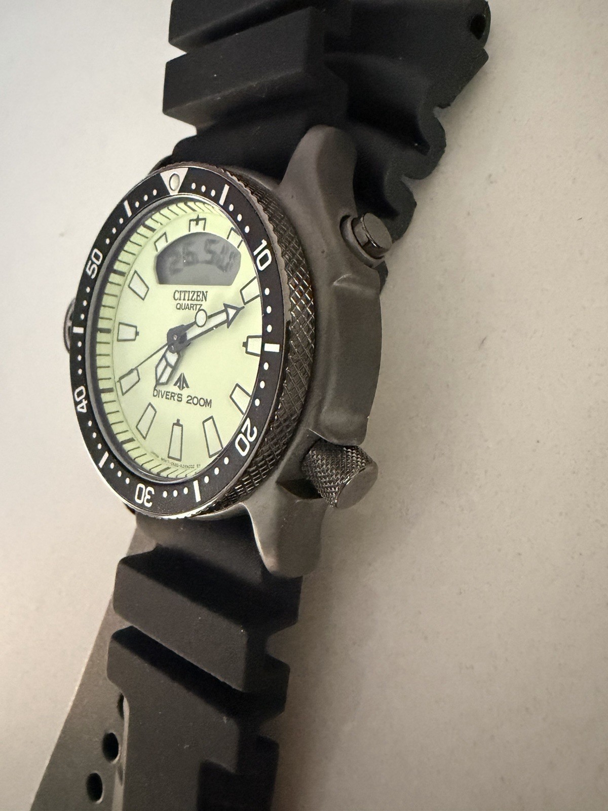 Citizen Promaster Aqualand Full Lume Dial JP2007-17W LK/NW B/P Straps Scuba Case