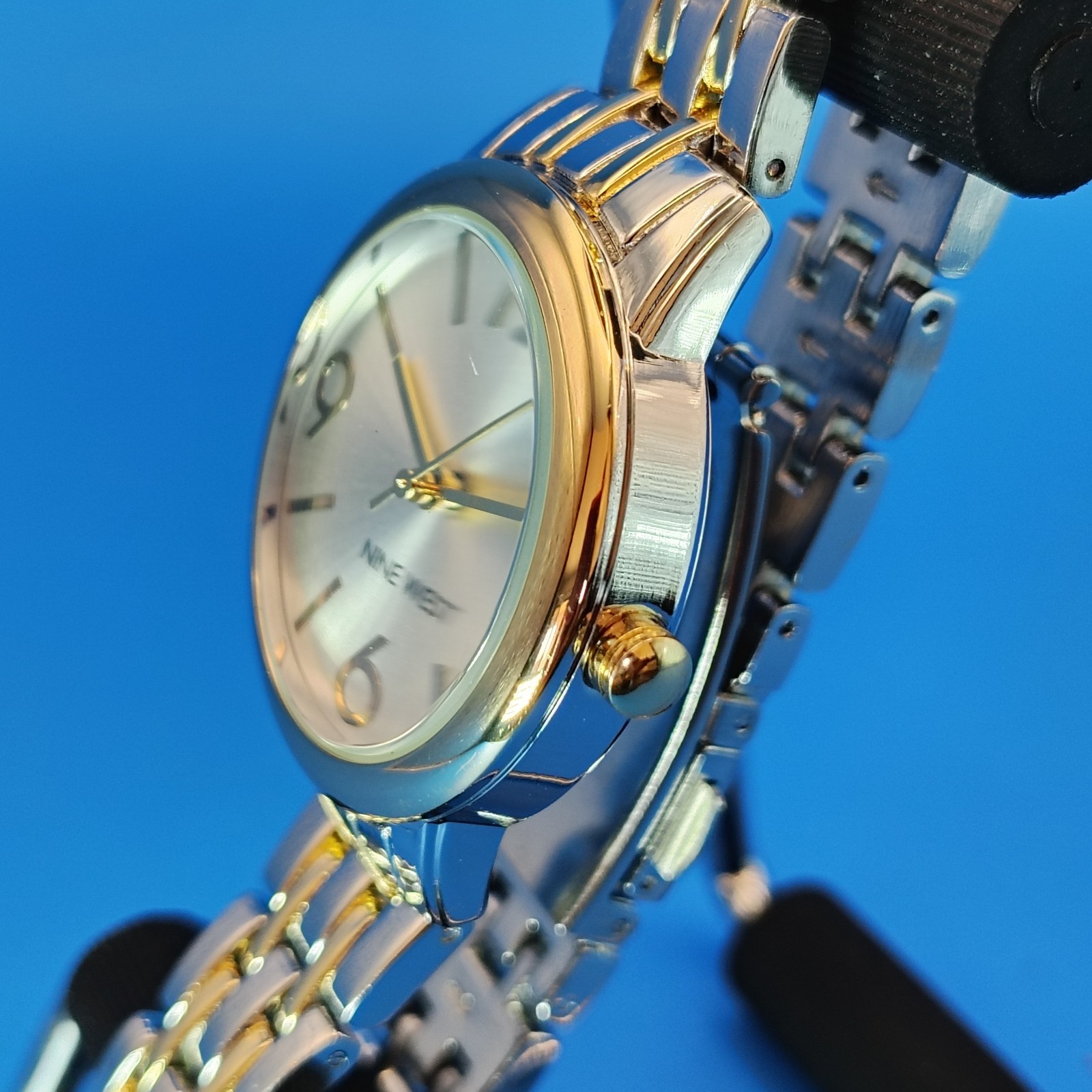 New! Vintage 2010 Nine West Two Tone Women’s Quartz Designer Fashion Watch NOS