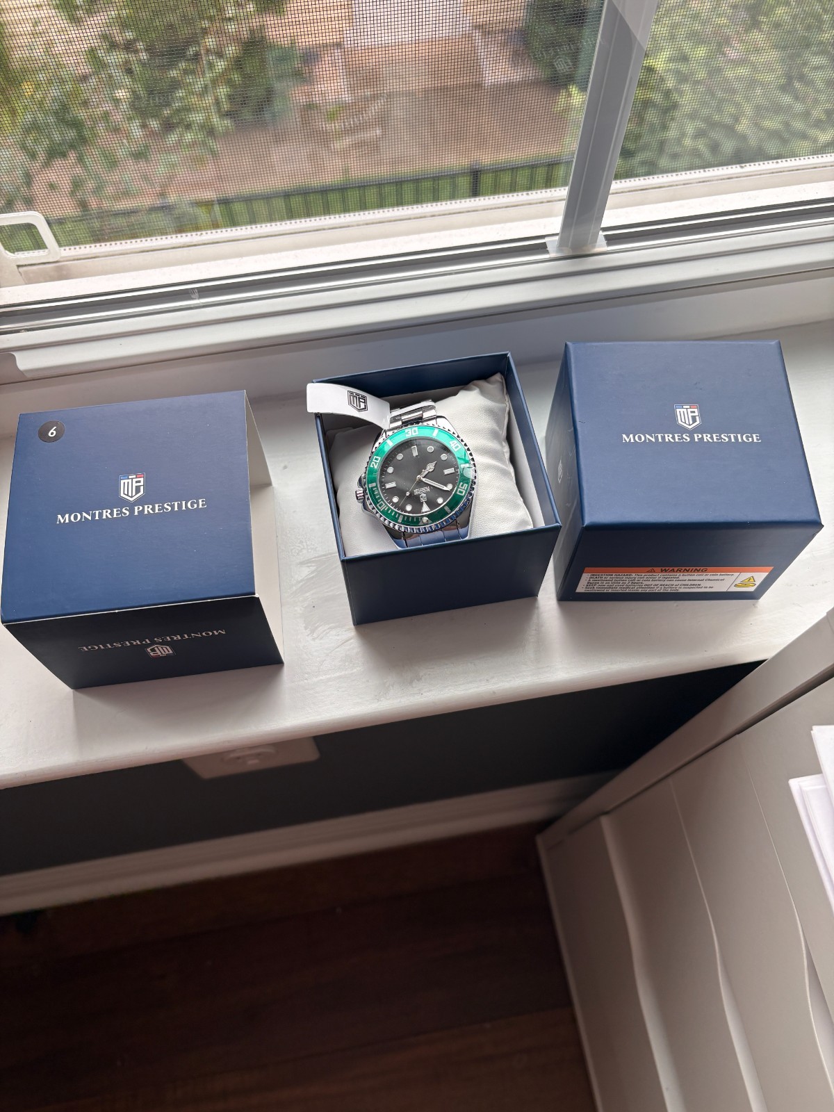 Montres Prestige Men’s Quartz Watch 43mm Black Dial Green Bezel Steel