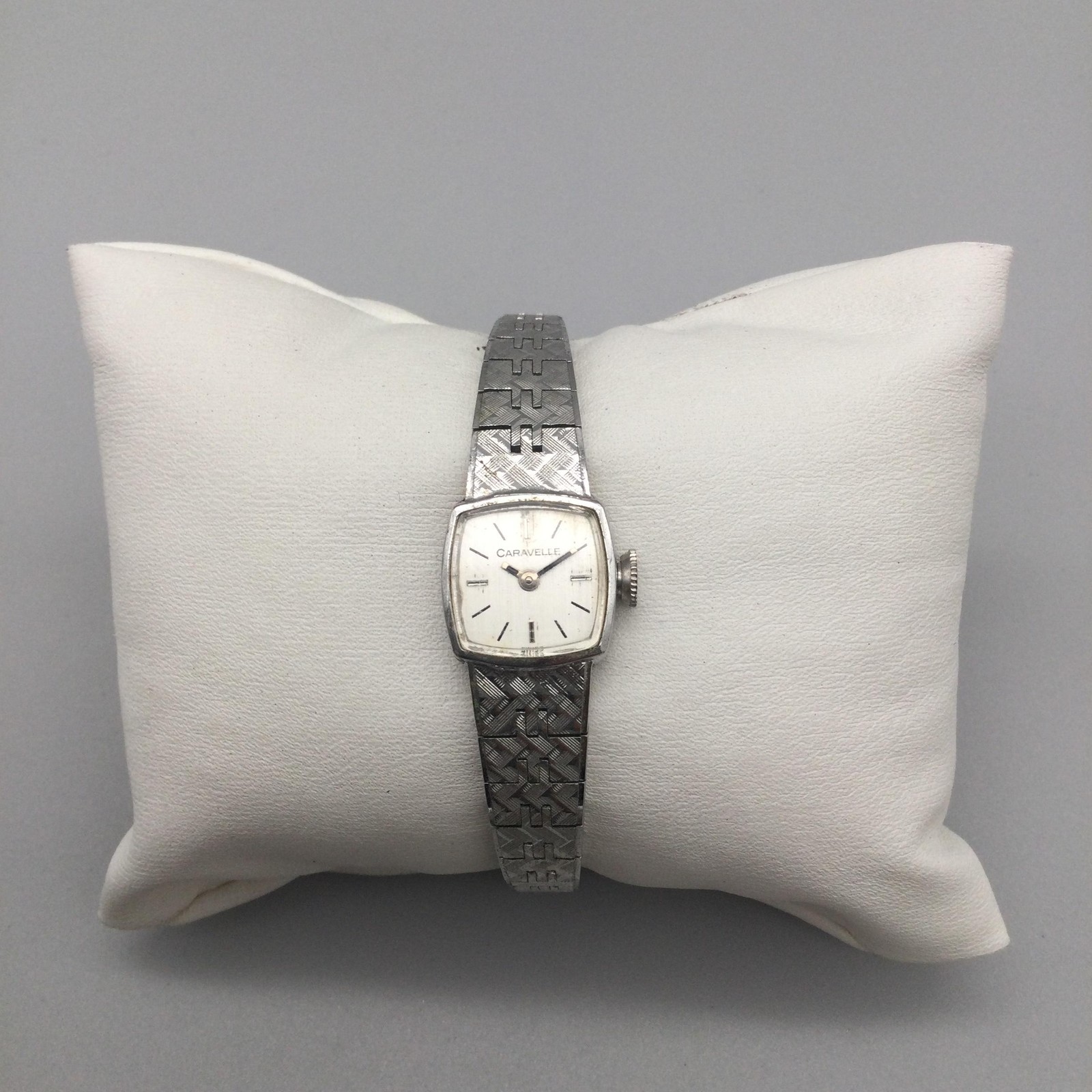 Vintage Caravelle Womens Watch 14mm White Dial Silver Tone Manual Wind 6.5″