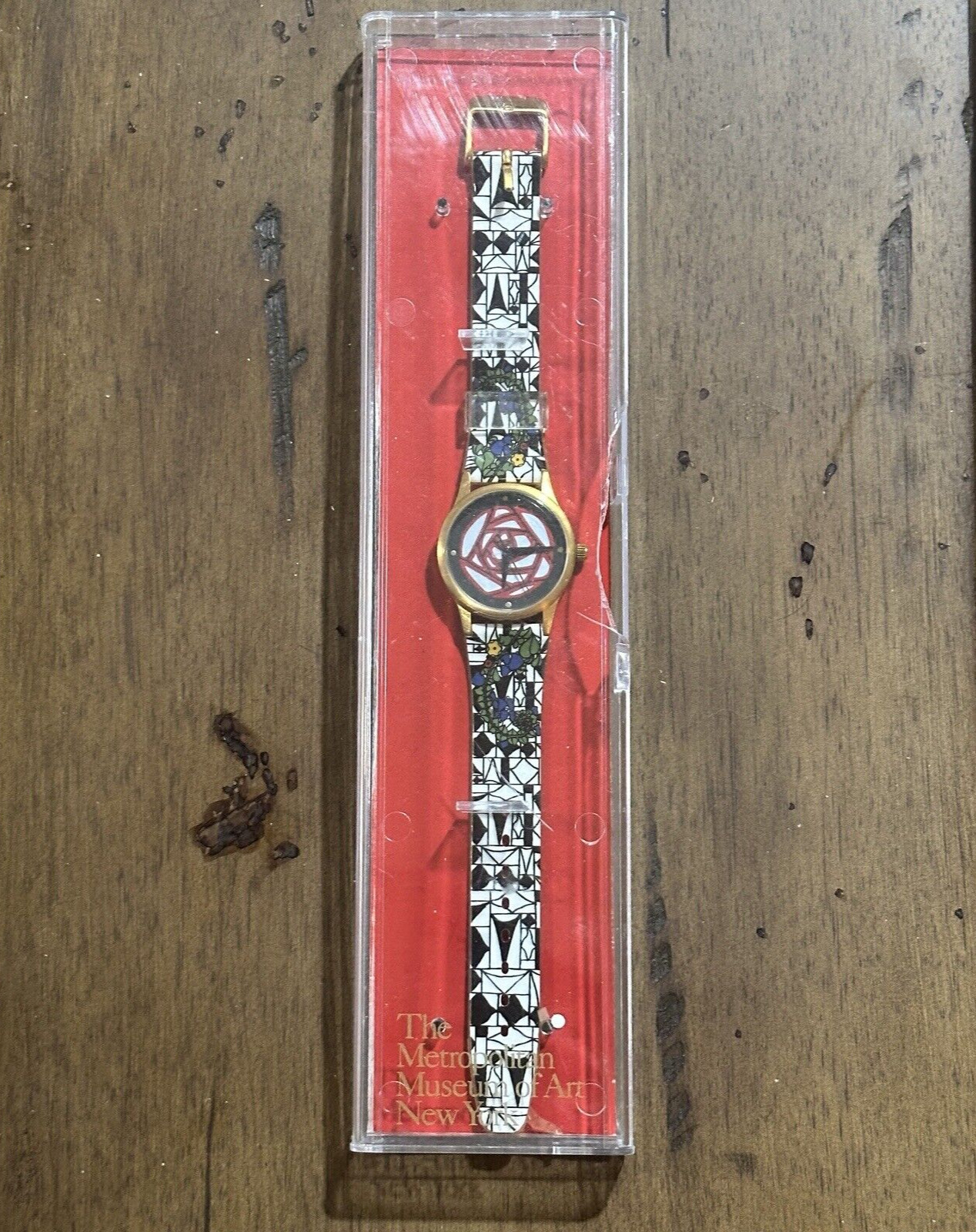 NIB The Metropolitan Museum of Art geometric rose watch