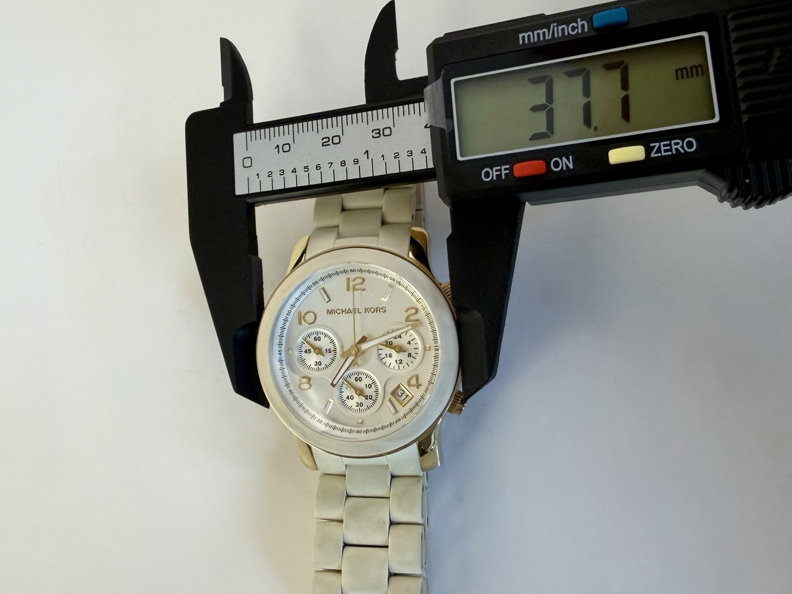 Michael Kors MK5145 White Ceramic Silicone Rose Gold Watch 38mm New Battery