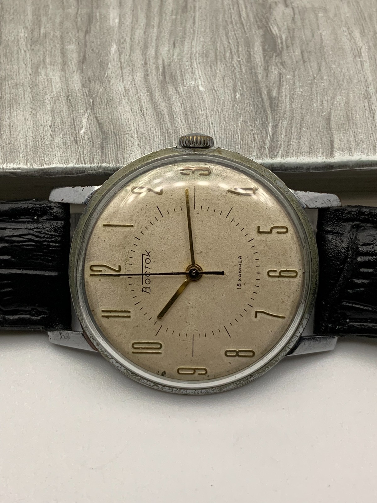Vintage Soviet Men’s Watch Wostok CCCP Vostok 2209 Mechanical Wristwatch USSR