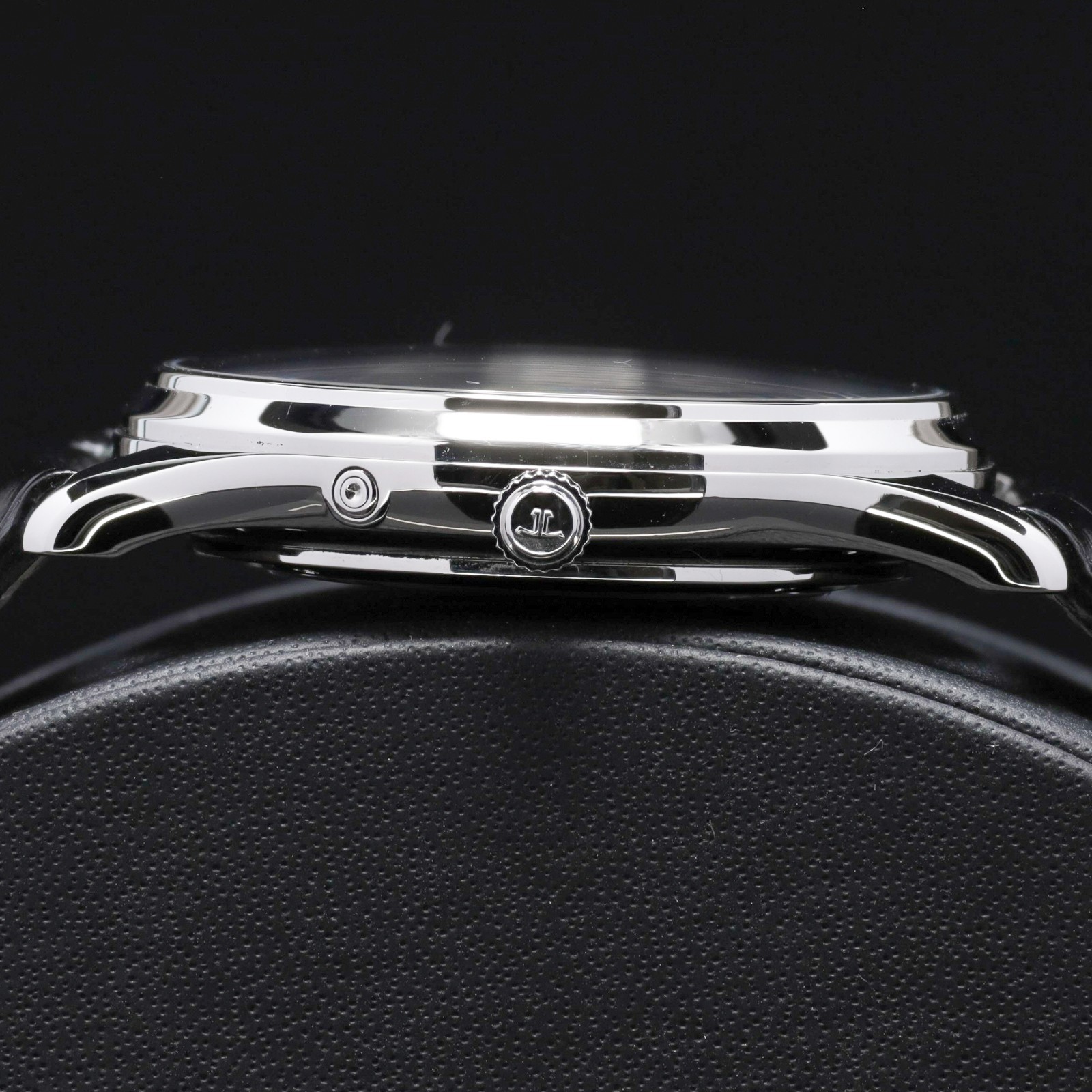 Jaeger-LeCoultre Master Ultra Thin 39mm Black Dial Q1368470