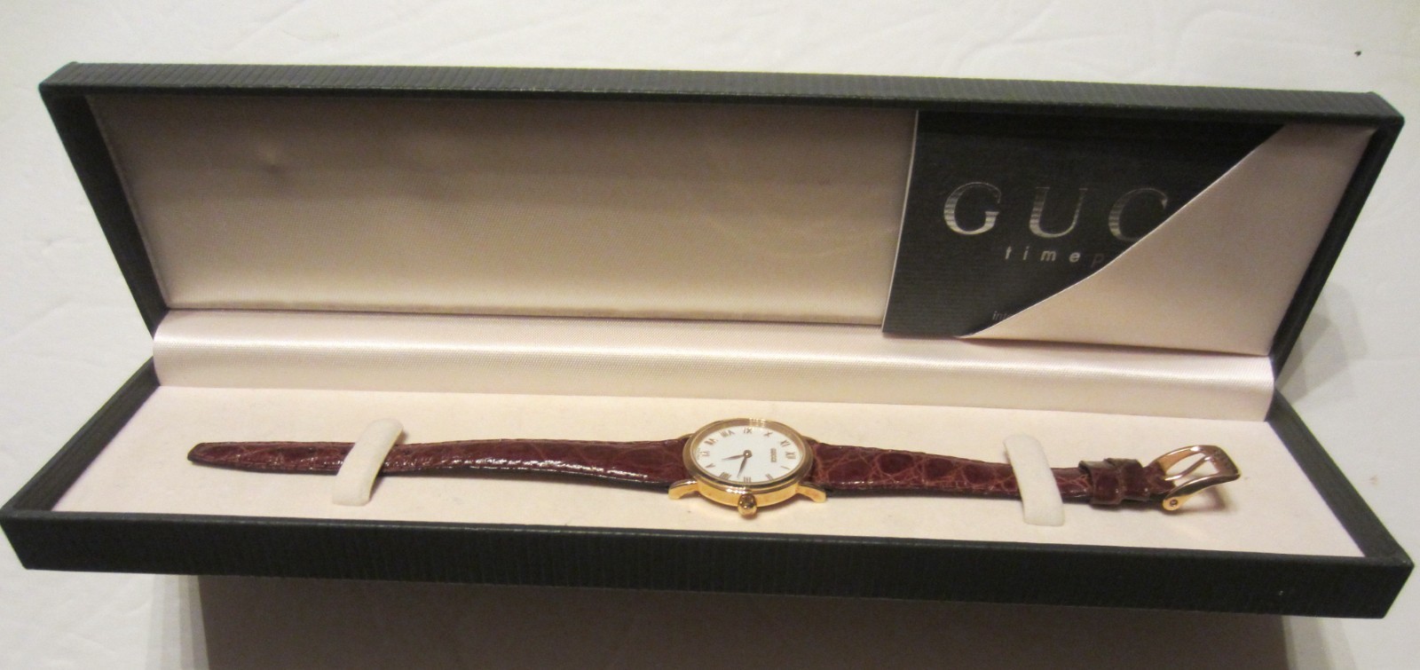 Gucci 700 L – 18K 750 Solid Gold Case Ladies Quartz Watch in Box – Pristine Cond
