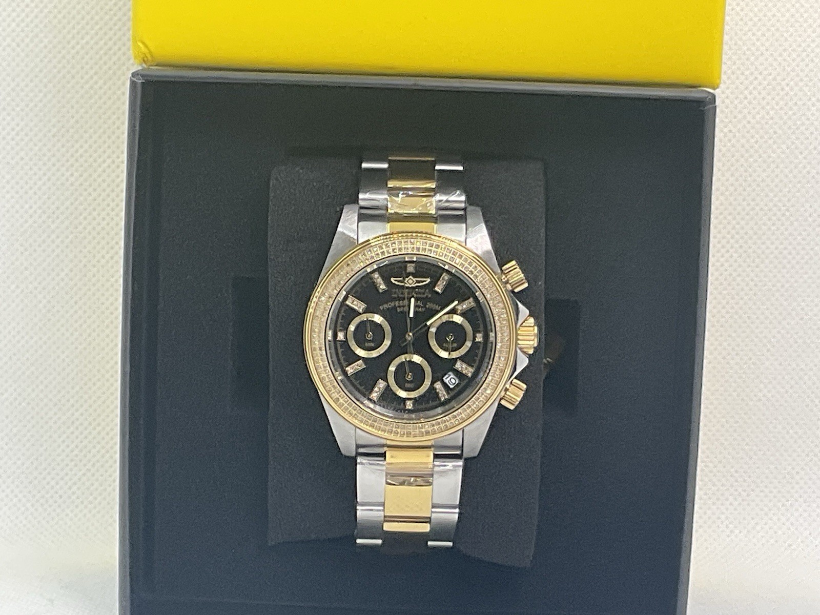 New Old Stock!! Invicta Speedway Watch Mod# 38288 220 Natural Diamonds!! 39.5mm