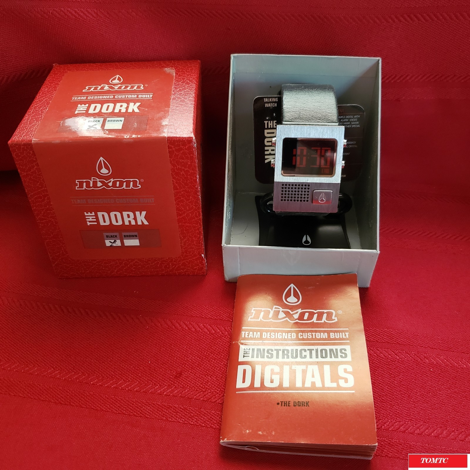 Nixon “The Dork” (Black) China Movement w/ Original Box & Stand & Manual [4C]