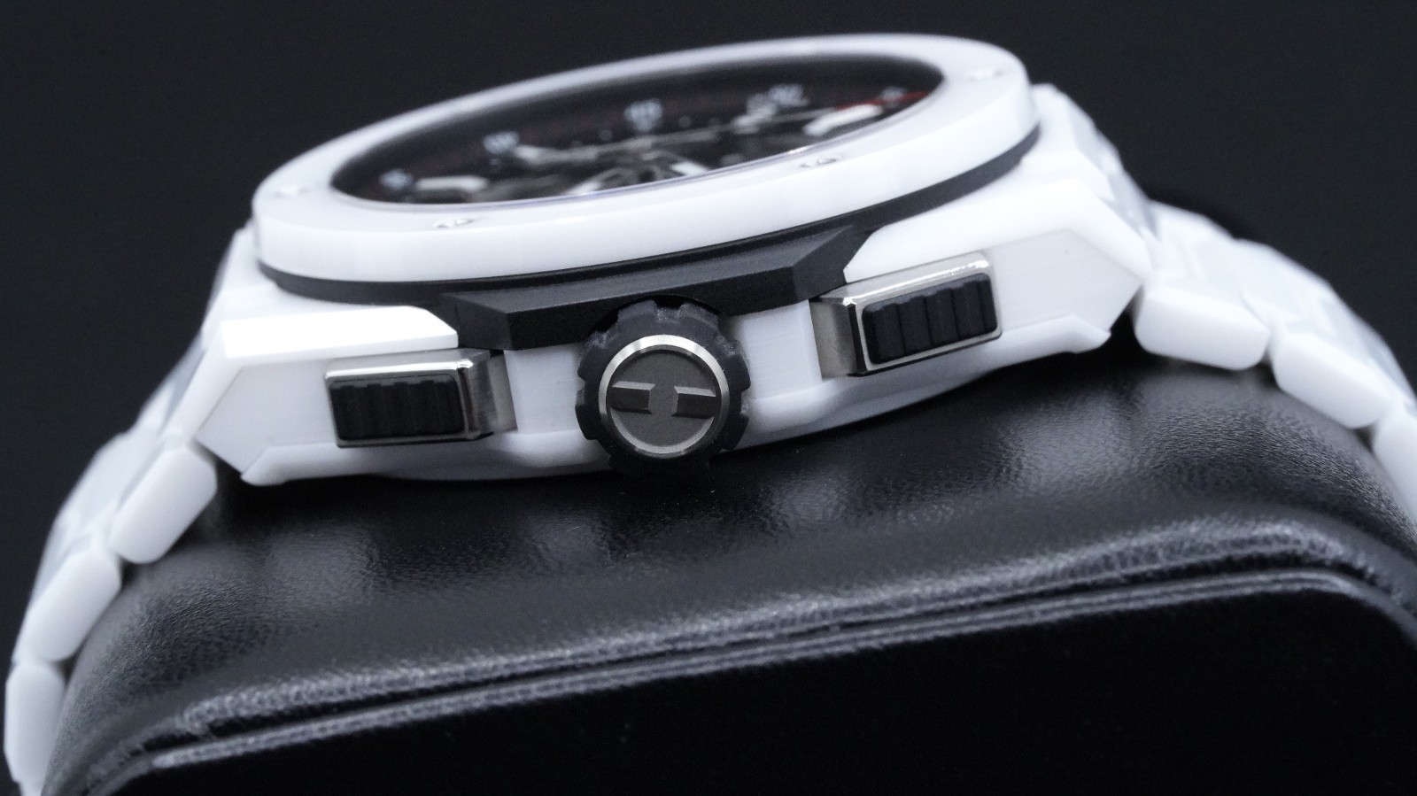 Hublot Big Bang Integrated White Ceramic 42mm *5 YEARS WARRANTY!* 451.HX.1123.HX