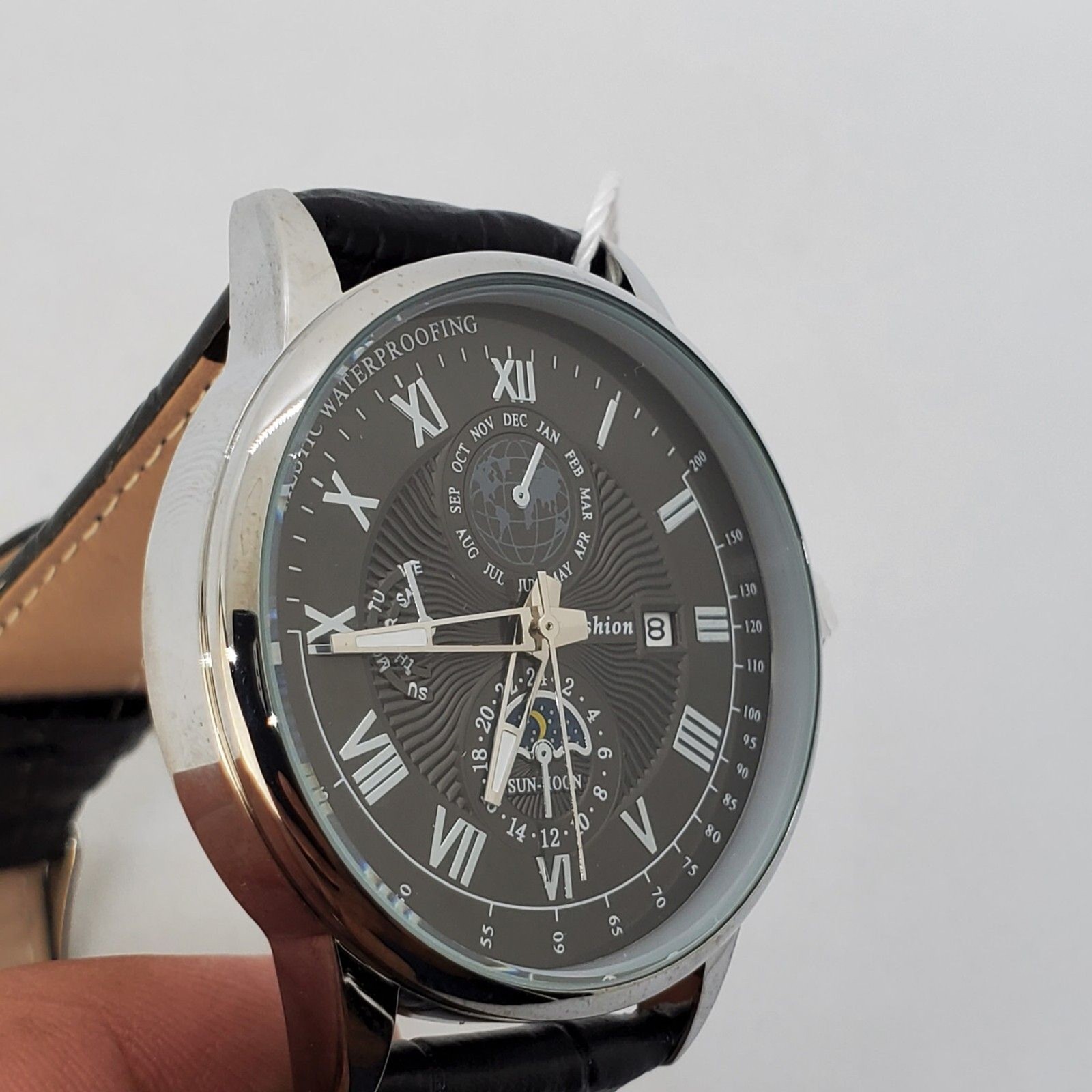 40MM Men’s Watch Black Dial Gray Case Black Leather Bands Roman Numerals Date