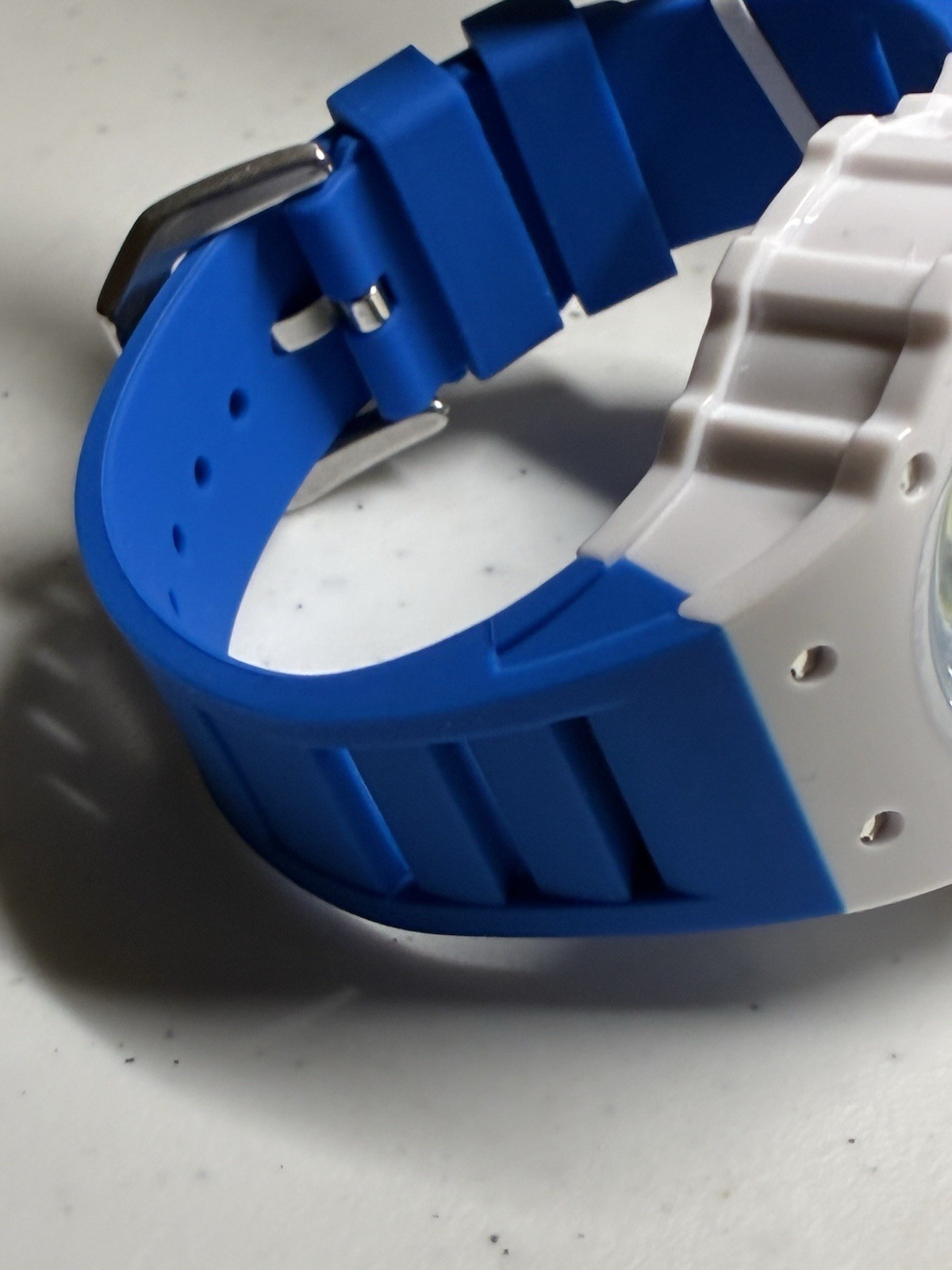 Invicta – Vaulthan – Unisex Watch – 44mm – Blue/White – (69666)