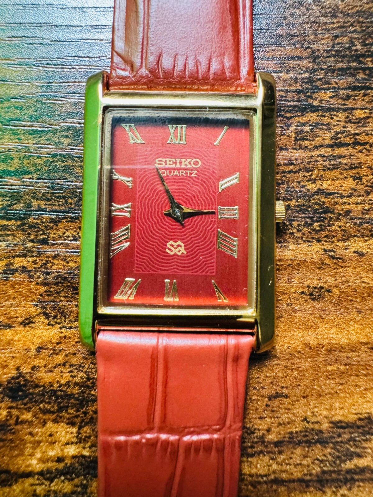 vintage Seiko Slim Tank Quartz Men Red Dial Light Brown leather Dress Watch