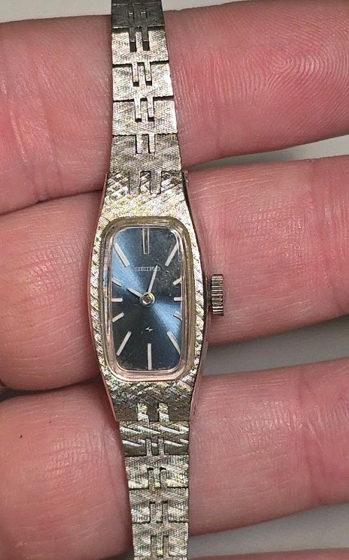 Seiko Blue Dial Mechanical Watch 14mm Case 6.75″ Band 1520-3629 Working Vtg