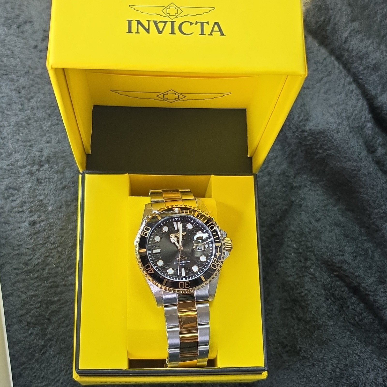 Invicta Pro Diver Men’s 45mm Model 30023 Quartz Black SS 100m Date w/ Box