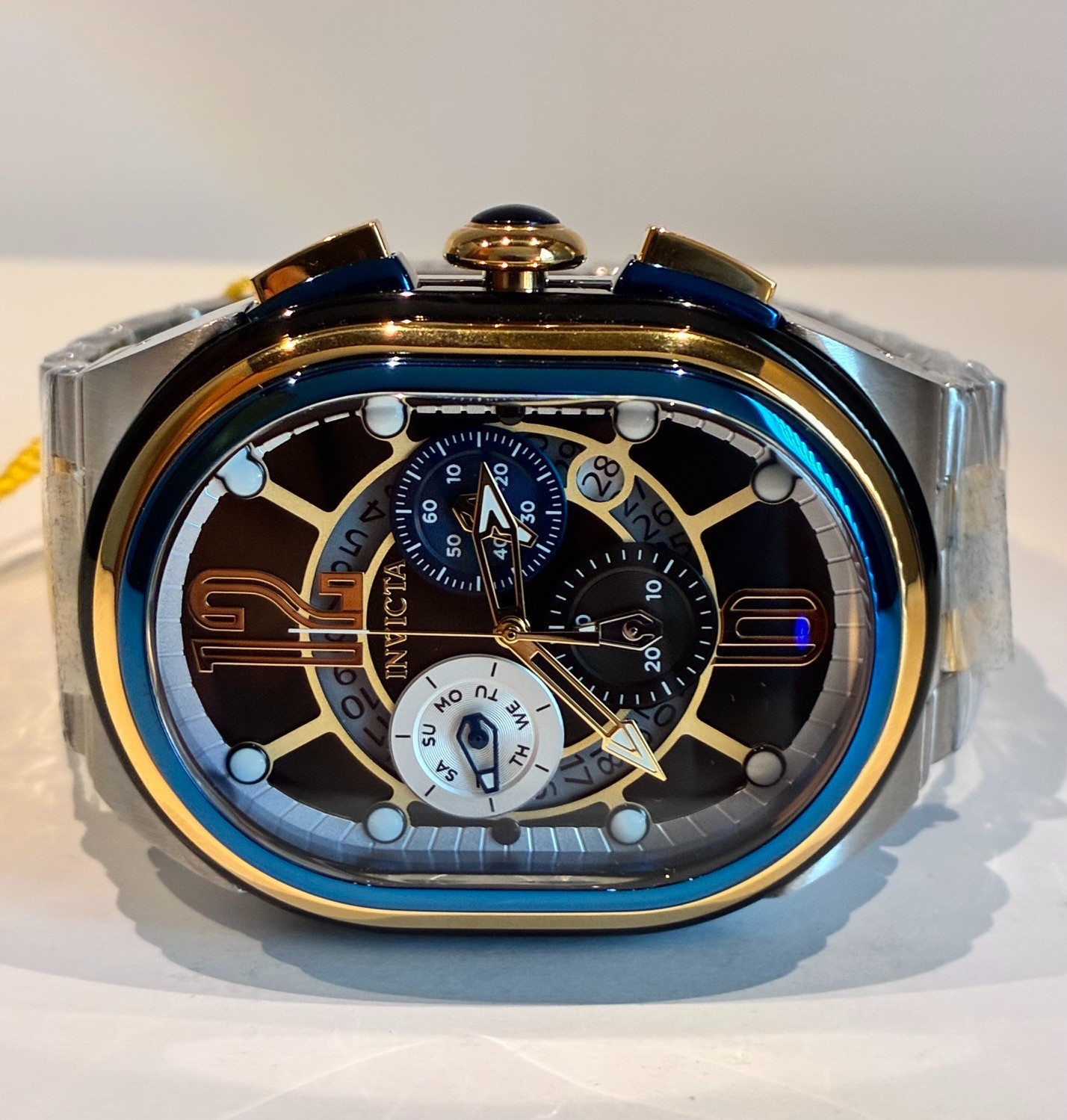 INVICTA LUPAH SWISS RONDA Z60 FE CALIBER 46mm QUARTZ WATCH ( MSRP: $599) NEW