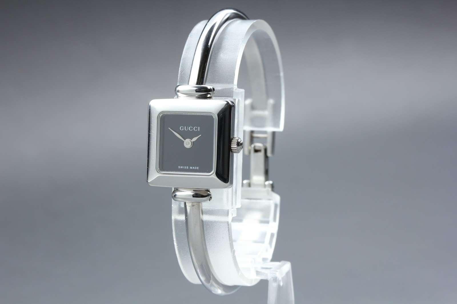 [Near MINT] GUCCI 1900L 20mm Black Dial Bangle Quartz Women’s Watch from JAPAN