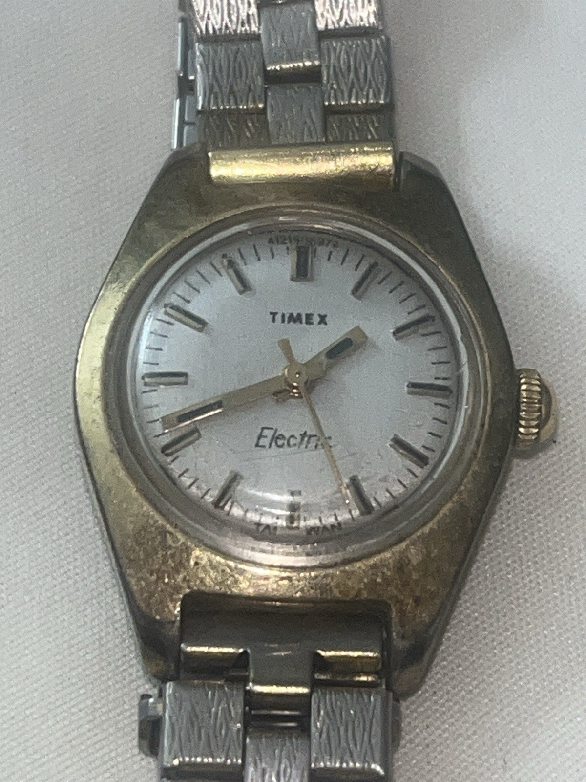 Vintage Timex Electric Ladies Watch Analog Gold Tone Wrist Tested Needs Battery