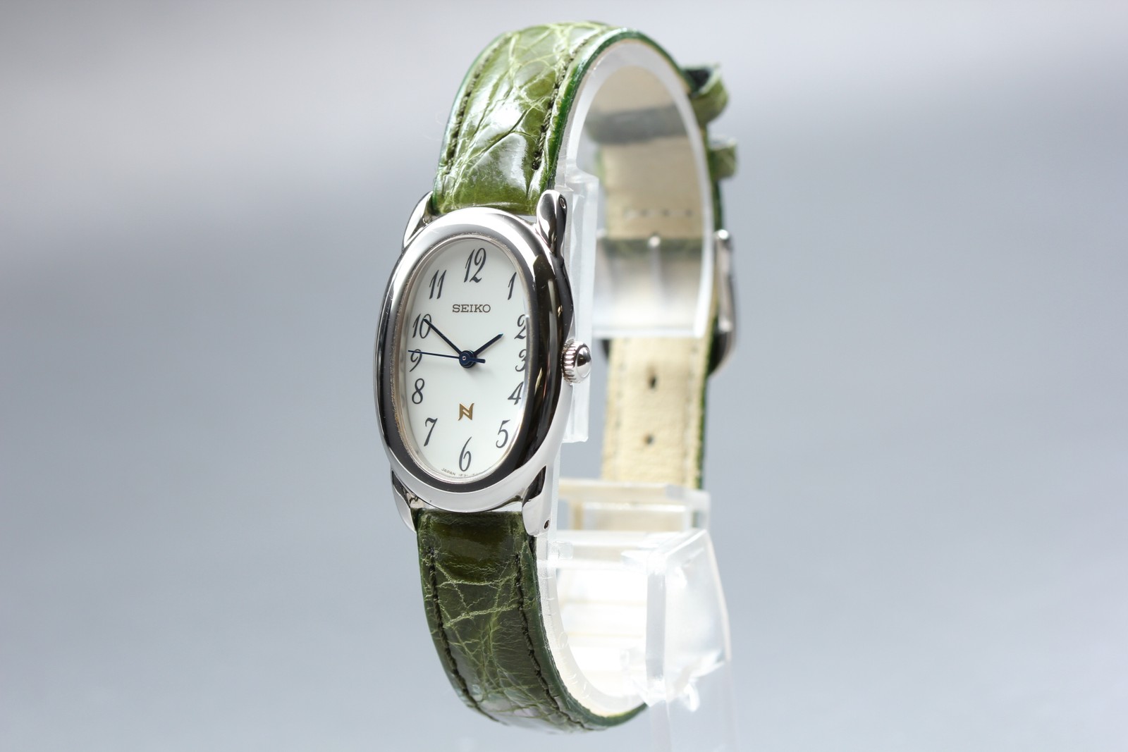 [Near MINT BOX] Seiko Noie 1F21-5B70 Silver Oval 21mm Qz Women’s Watch Vintage