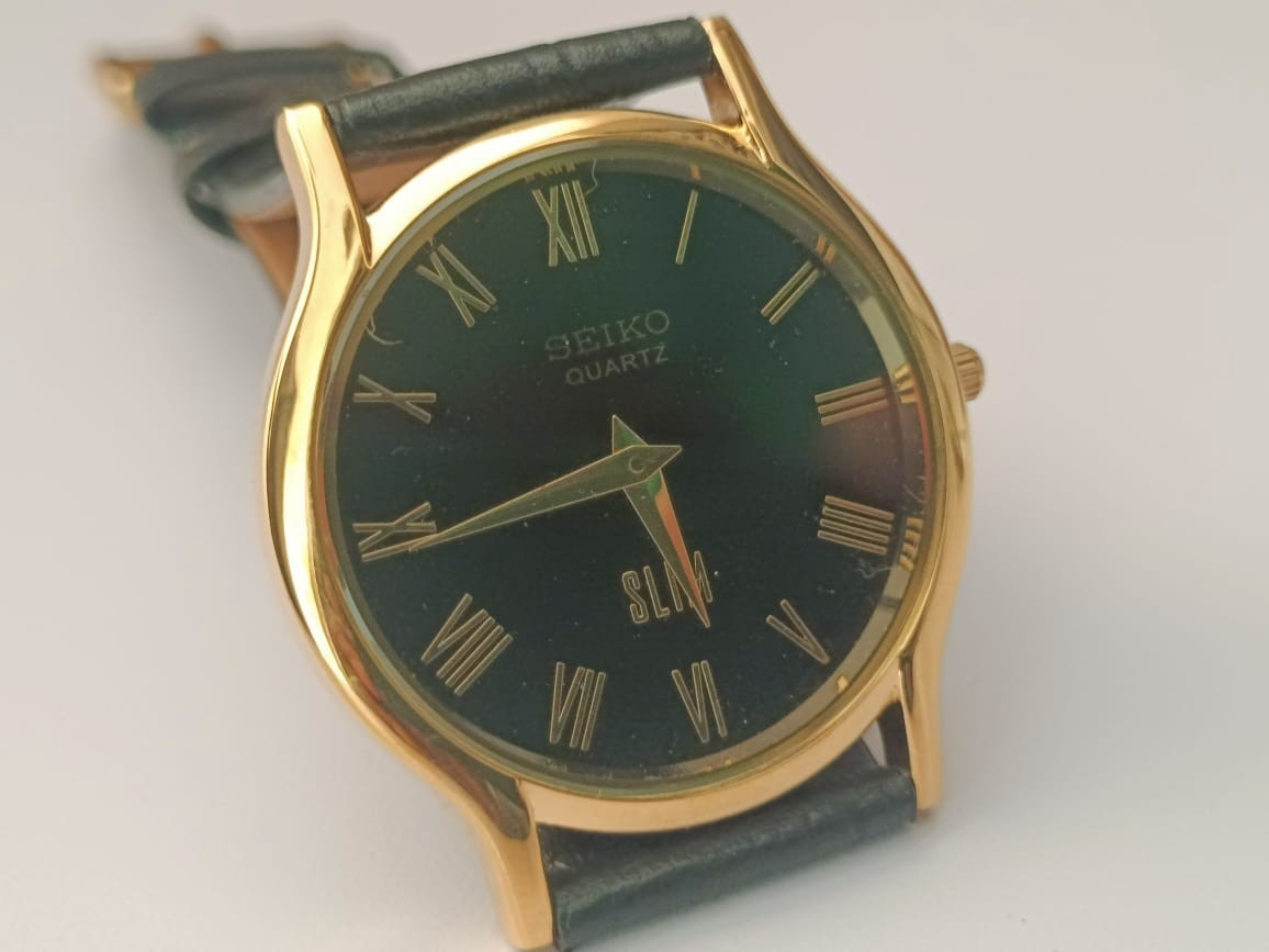 Vintage Seiko Quartz Japan Made Black Dial Men’s Wrist Watch Looking Good