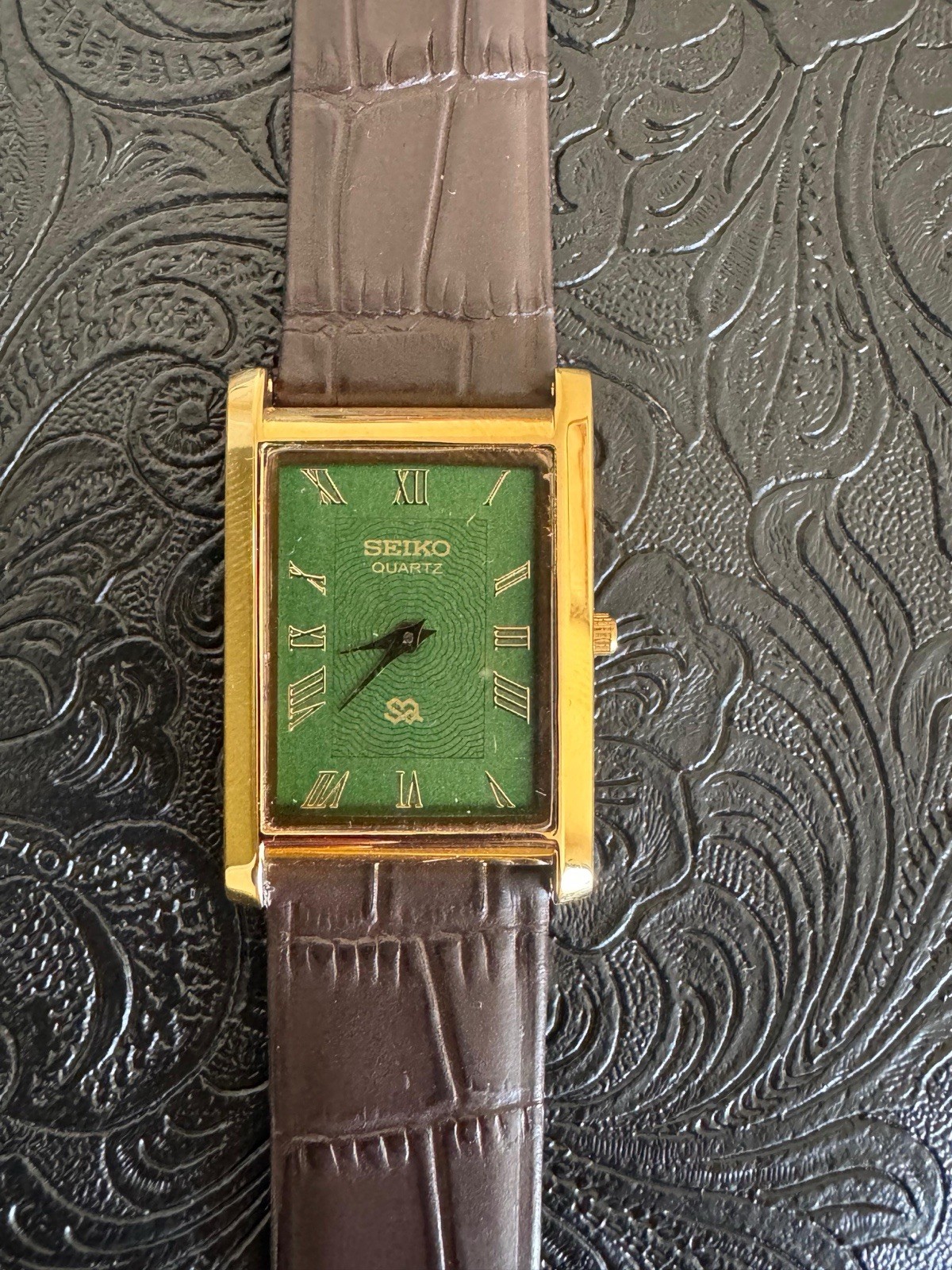 GREEN Vintage Seiko Slim Quartz Men’s Wrist Watch