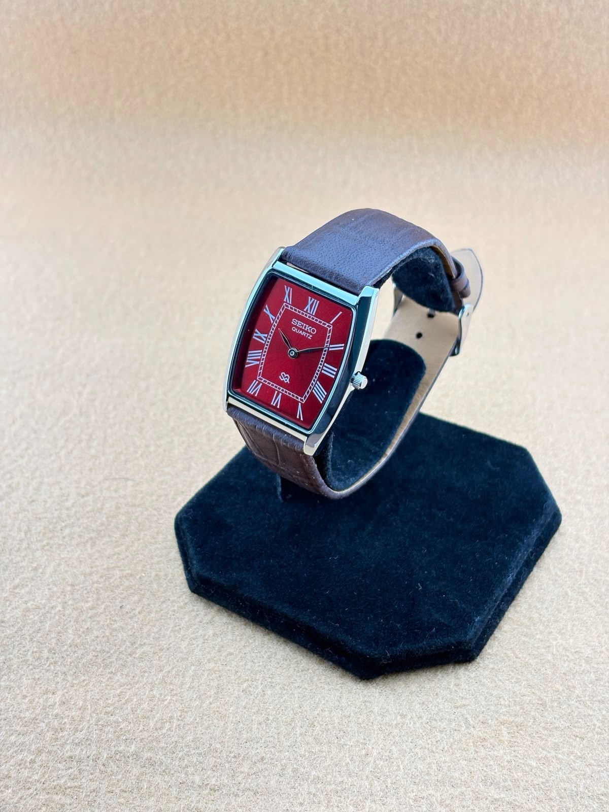 RED SILVER Vintage Seiko barrel Quartz men’s Wristwatch-DARK BROWN STRAP