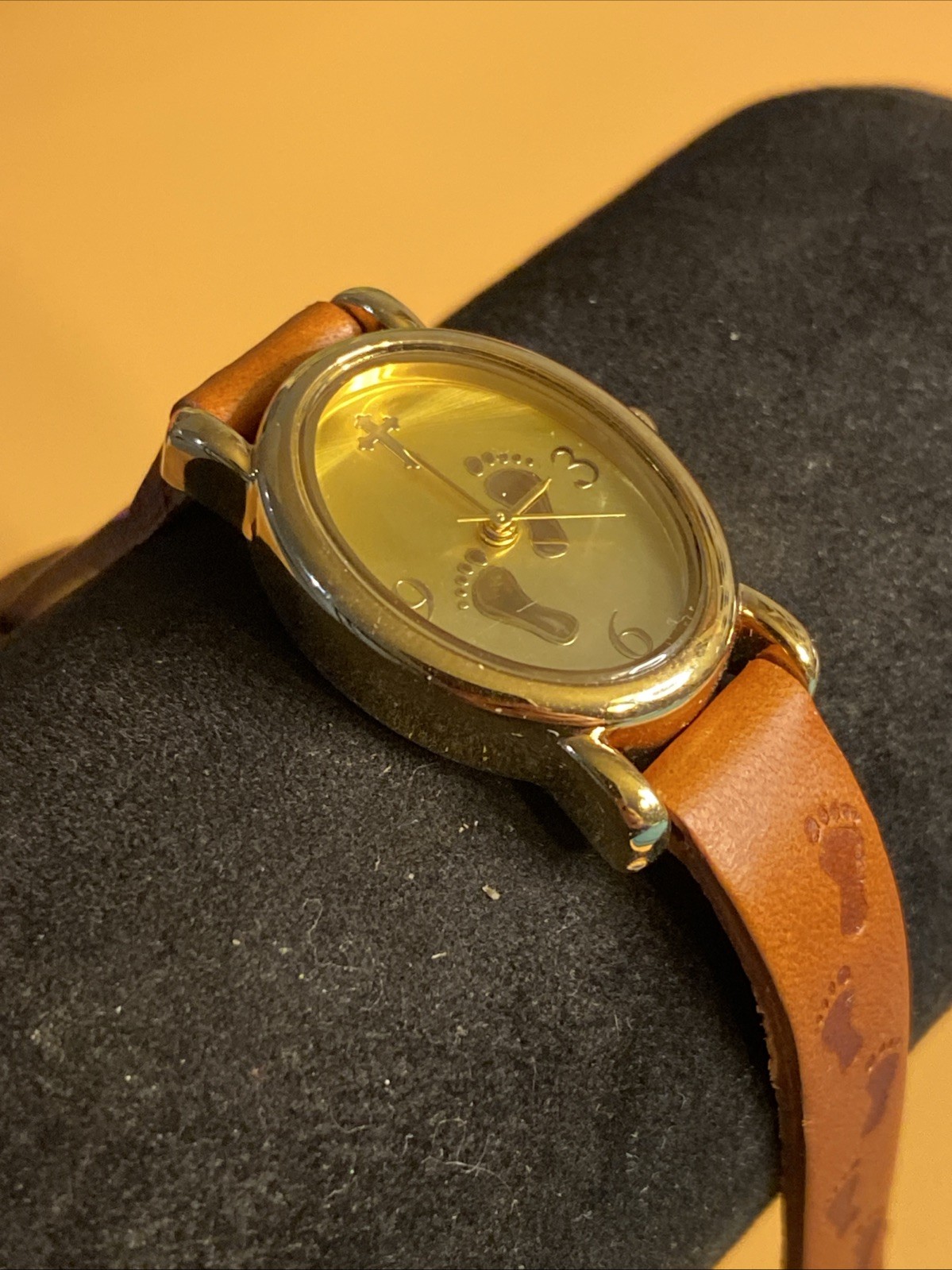 Womens “Footprints in the Sand” Watch. New Band & Battery F52367-1/P