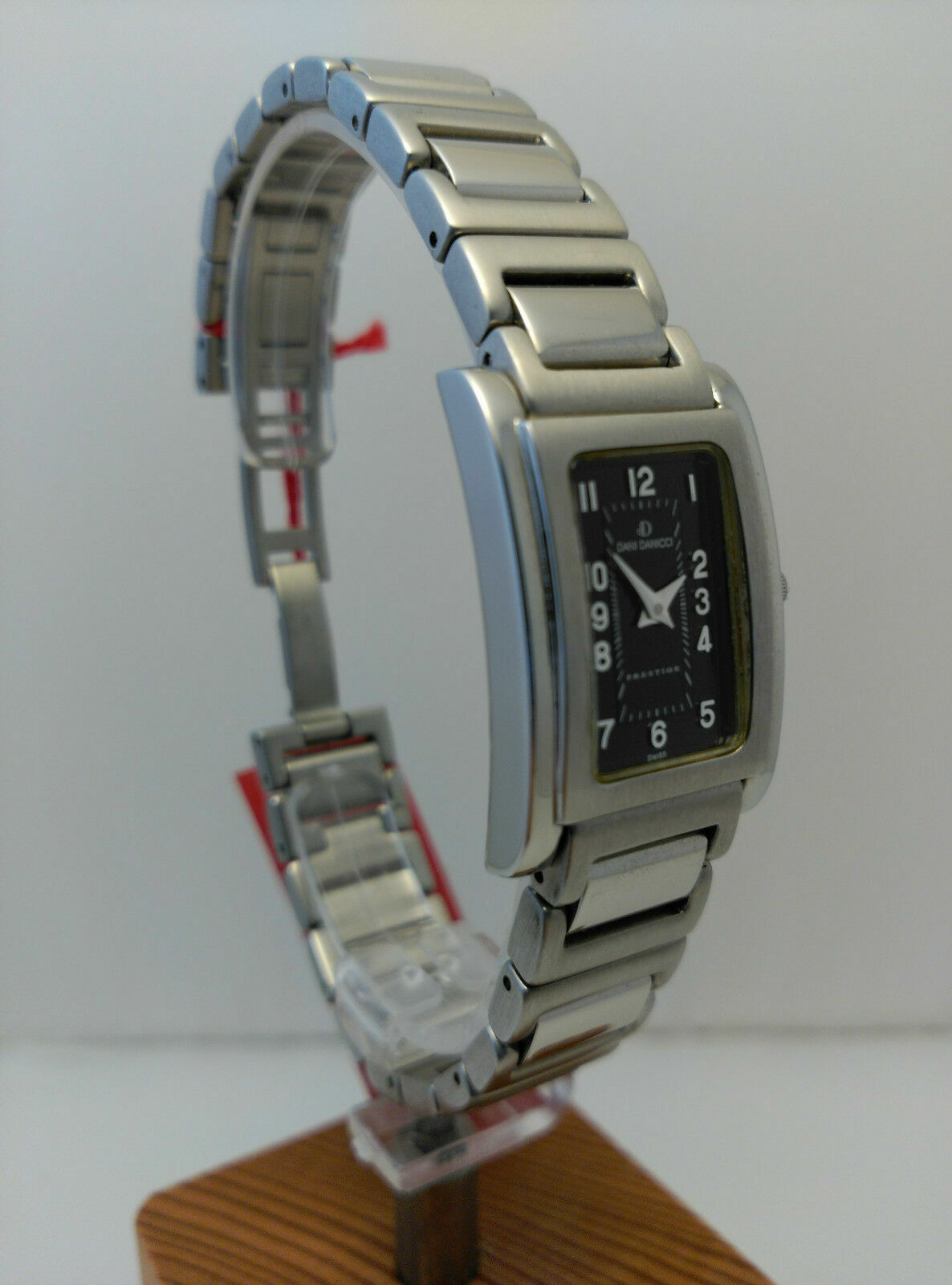Reloj suizo para mujer Dani Danicci en acero inoxidable nuevo
