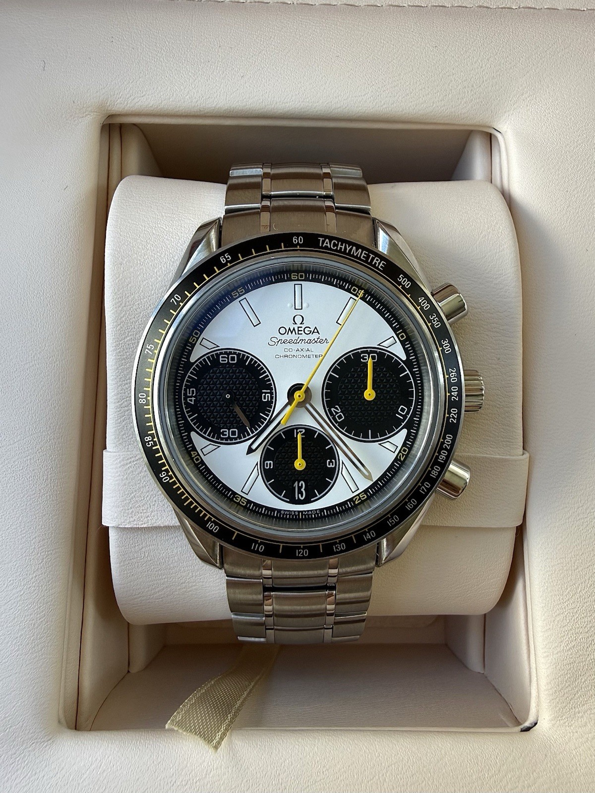 Omega Speedmaster Racing White 2024 Full Service 2026 Box 326.30.40.50.04.001