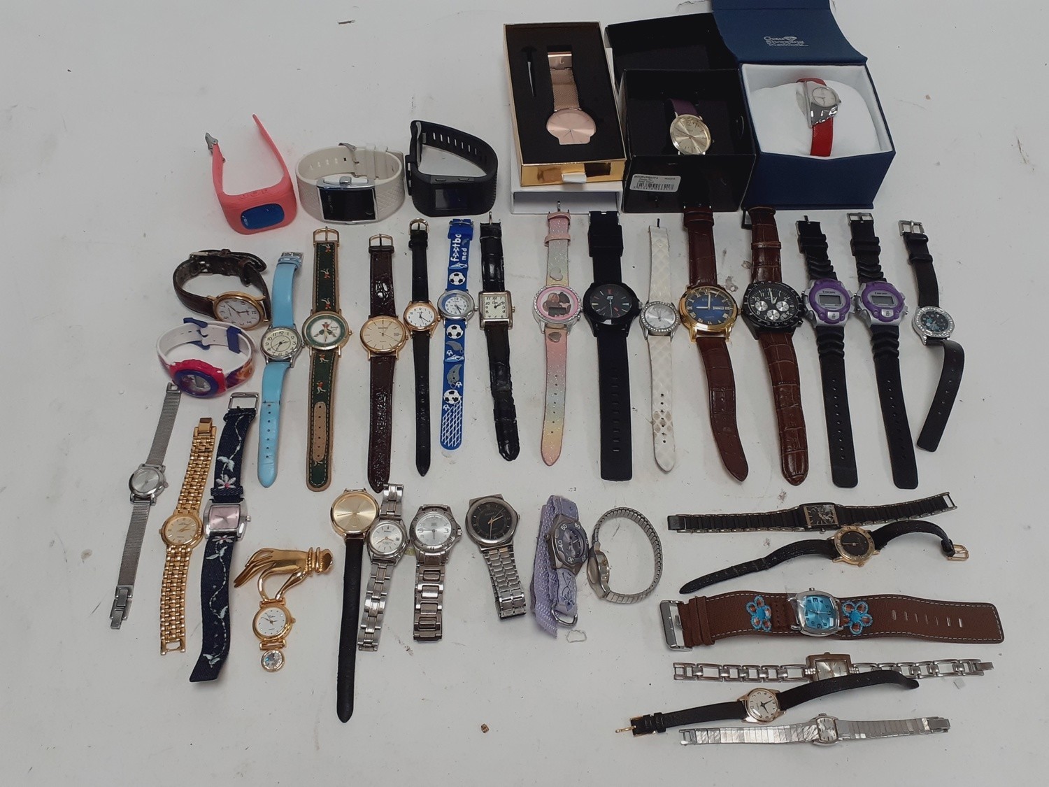 38 x Assorted Watch Collection Various Brands, Styles Sizes Spares/ Repairs