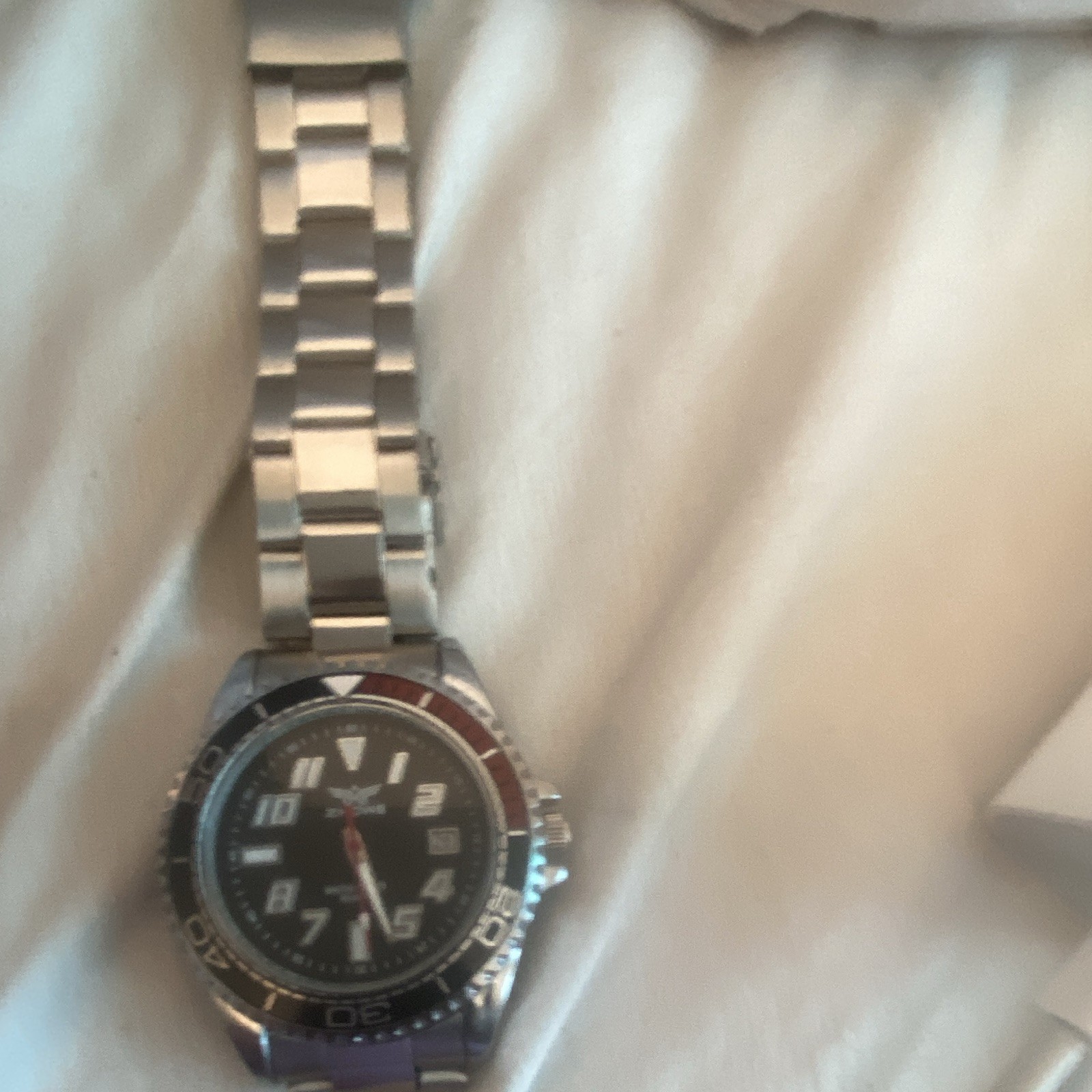 Zhowe Men’s Diver Quartz Watch 45mm 100m Black Dial Date Red/Black Bezel