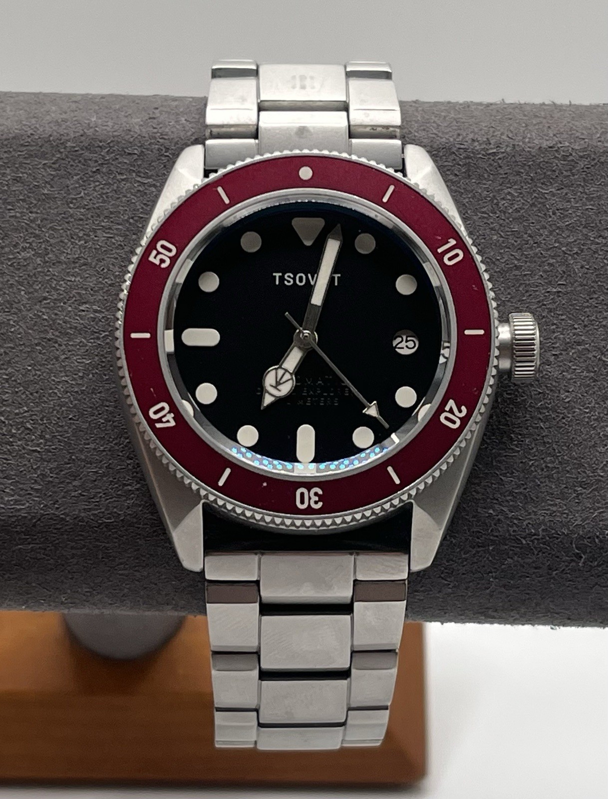 Tsovet Burgundy Blood JMT Men’s Automatic Watch – TS-4001-22