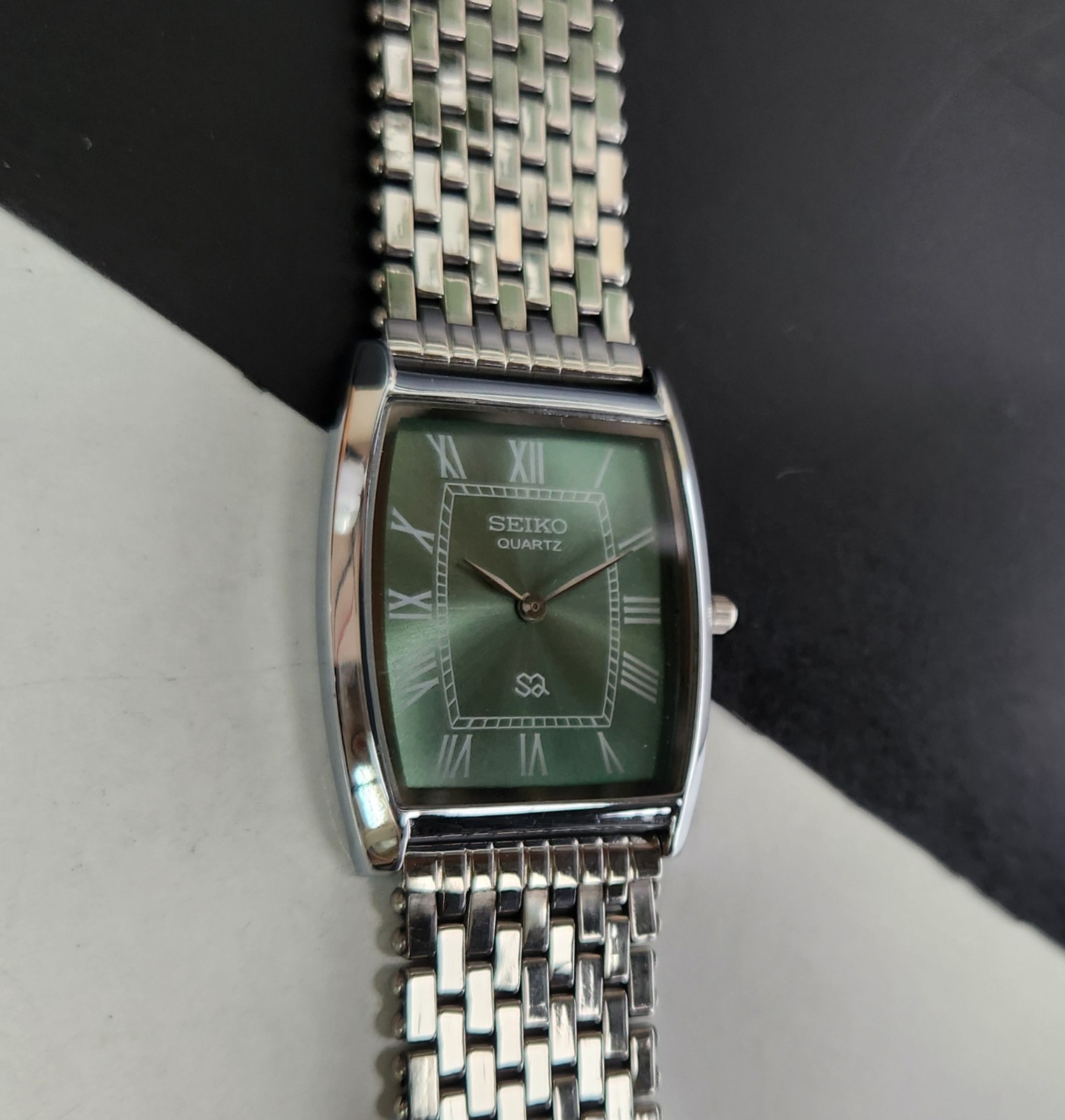 Vintage Seiko Slim Tank Quartz Men Green Dial Dress Watch-Free Shipping