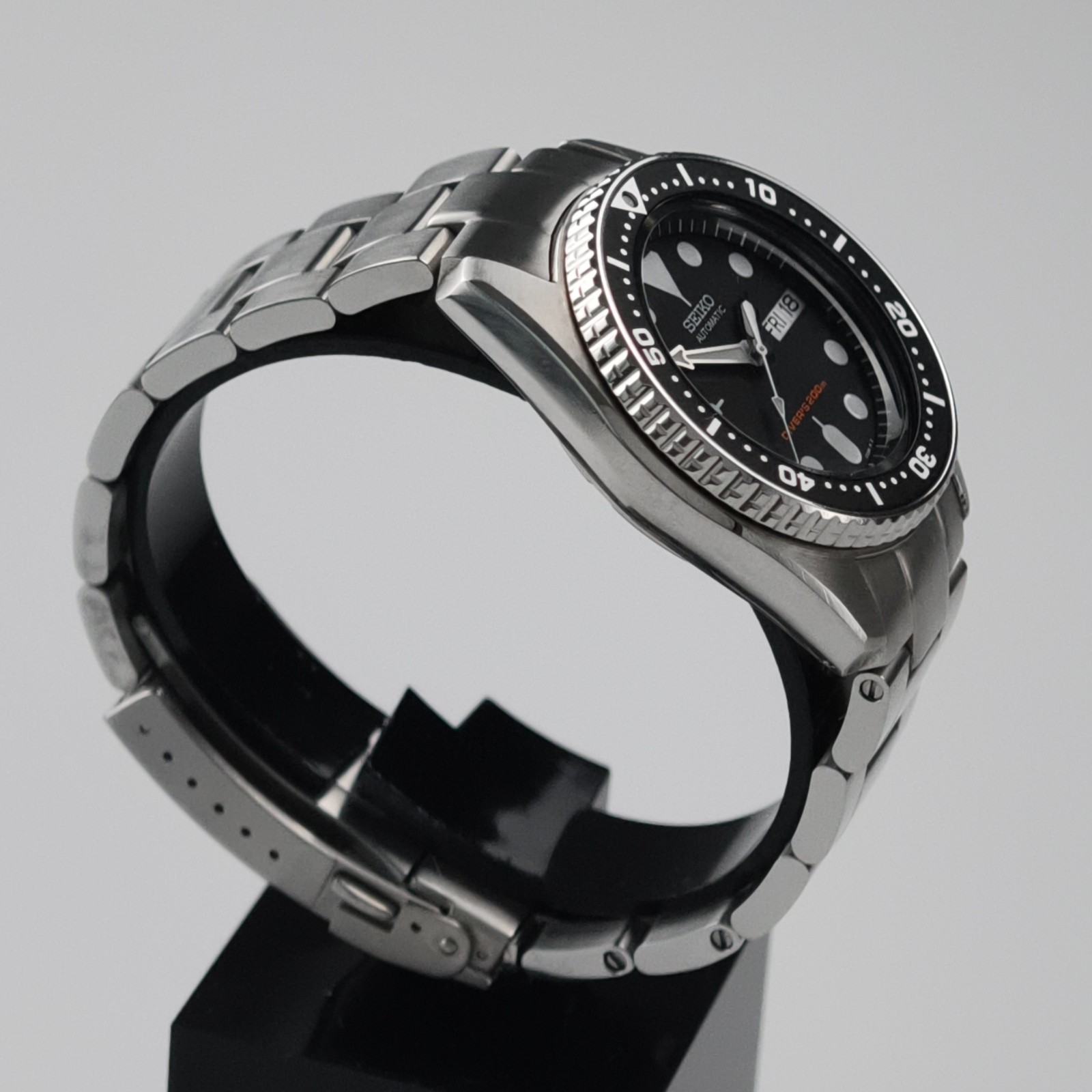 Seiko SKX013 7S26-0030 Midsize Automatic Diver Watch – High-End MiLTAT Strap