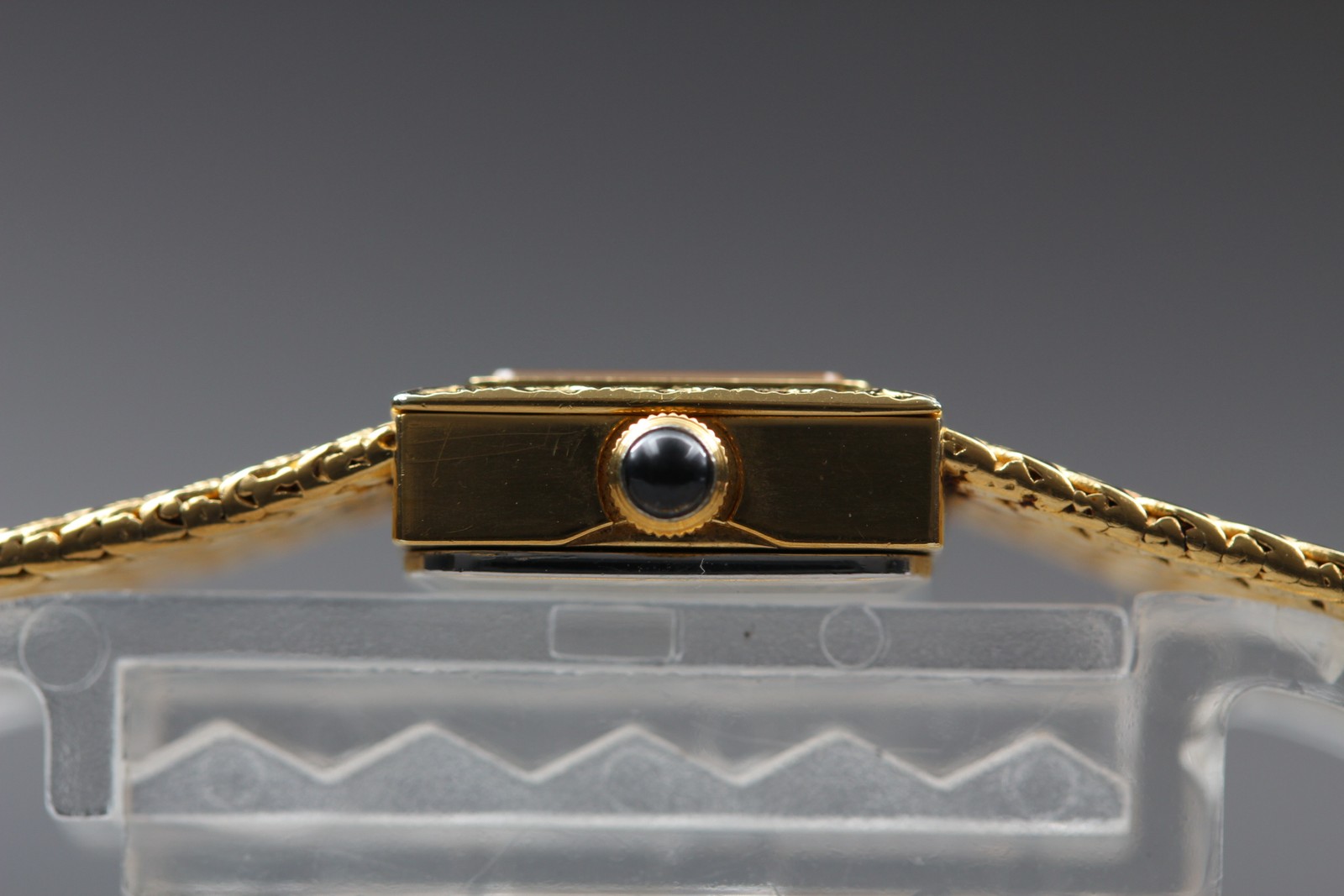 Vintage 1993 Near MINT Seiko 1E20-5000 Gold Square 13mm Quartz Ladies Watch