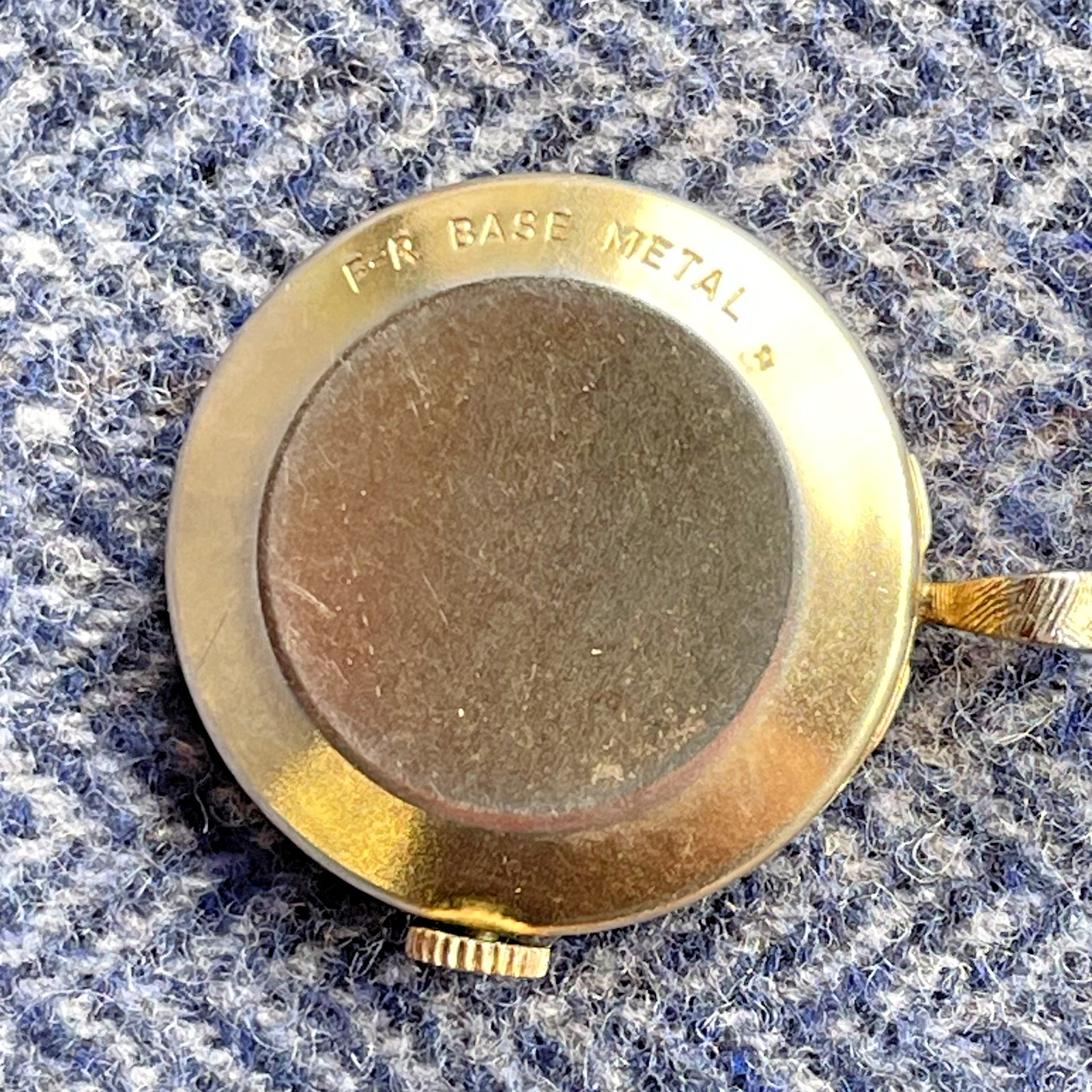 Vintage Welsbro 17 Jewel Gold Toned Watch Facet Pendant Necklace Winding Runs