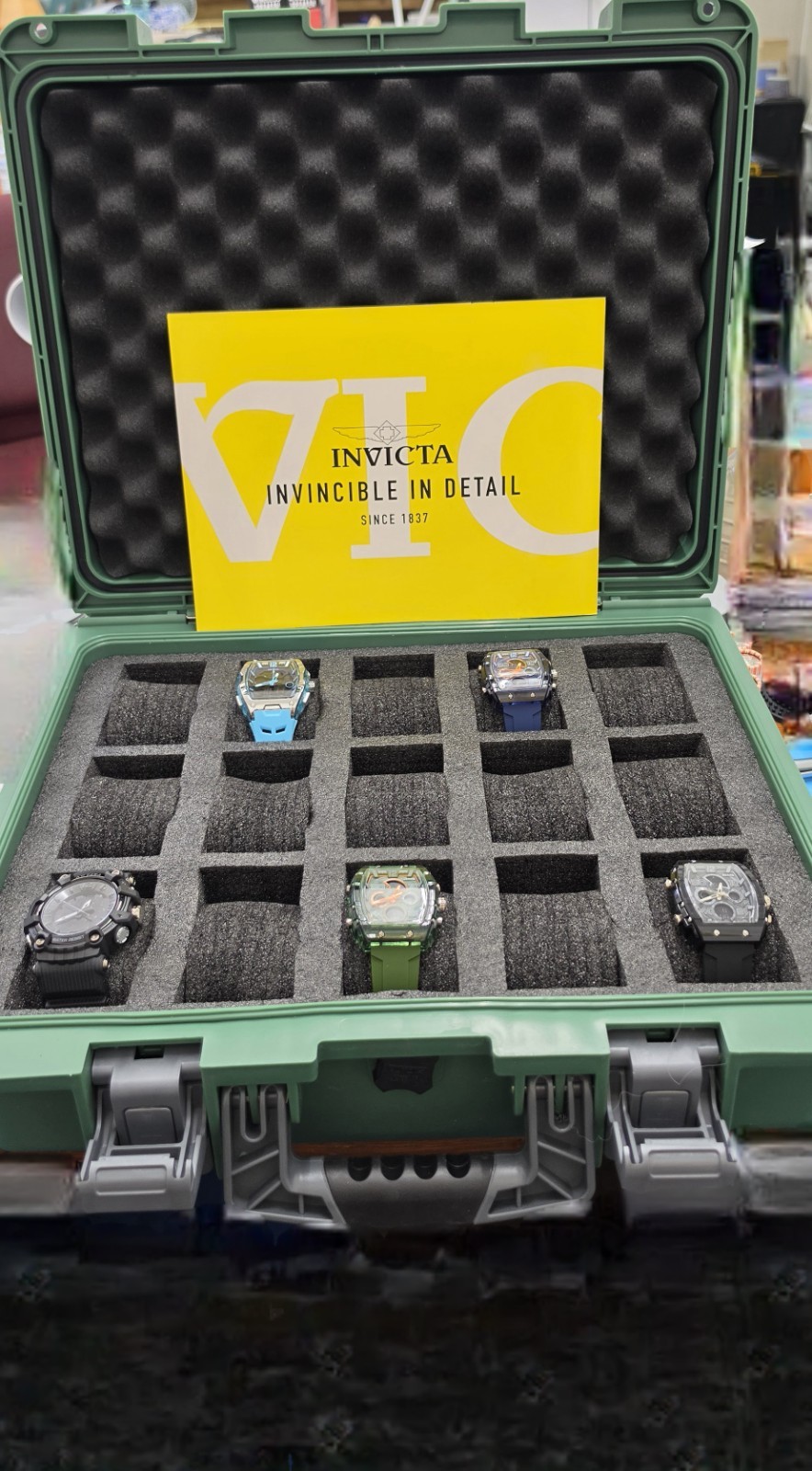 Invicta Reserve Green Hard Watch Storage Box Case w/ Foam Insert With 5 Watches