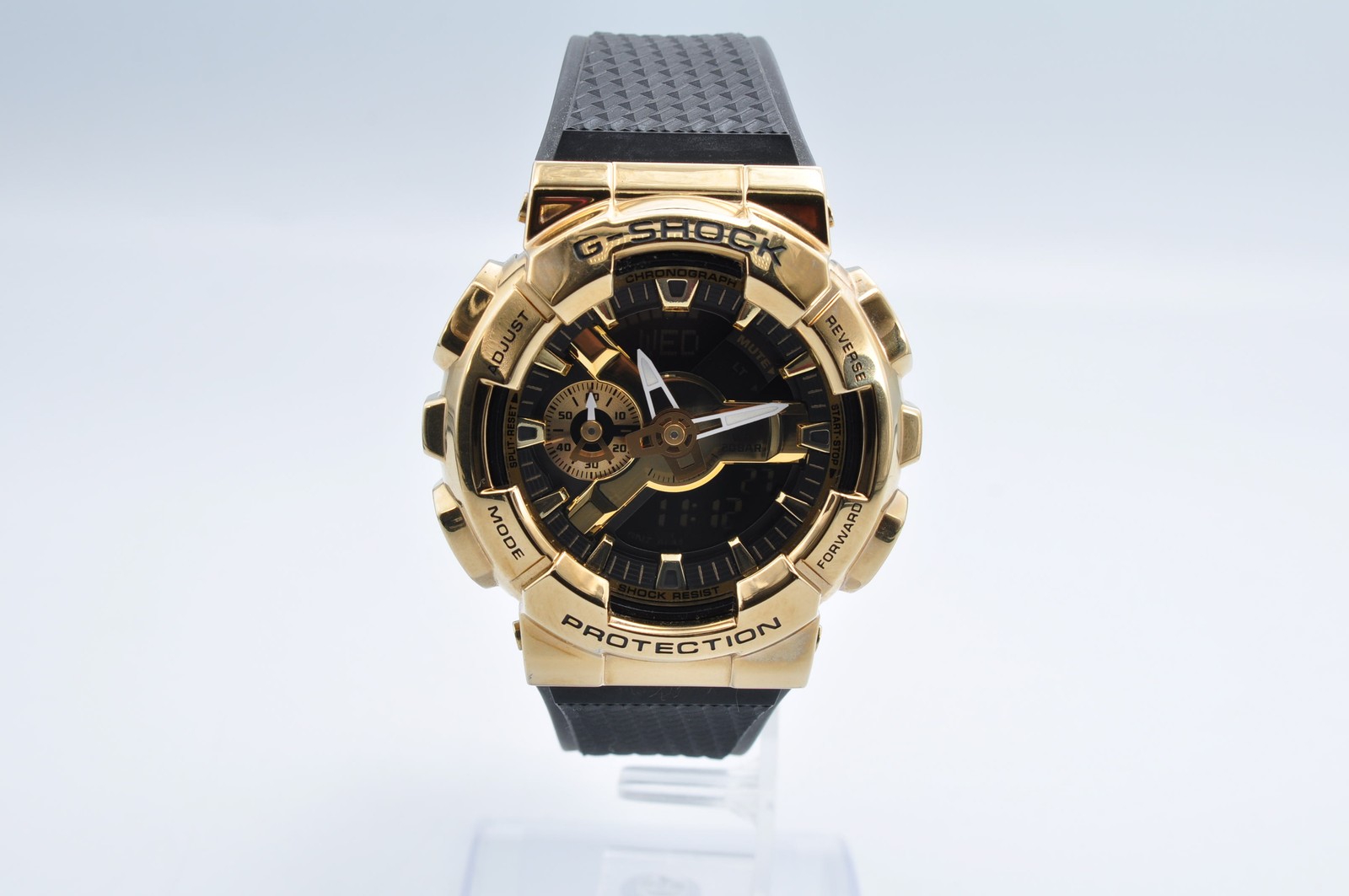 Casio GM-110G G-SHOCK Quartz Analog Digital Watch Gold Metal Bezel Auth w-1330