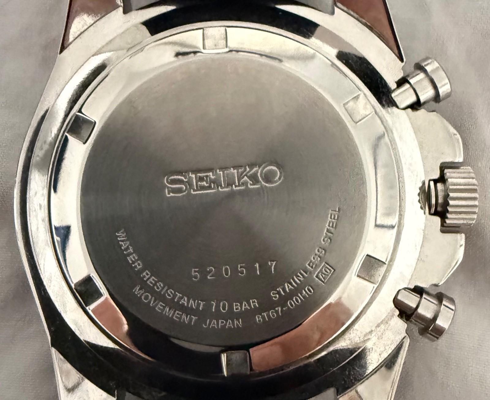 Seiko Chronograph (8T67-00H0) Excellent Condition