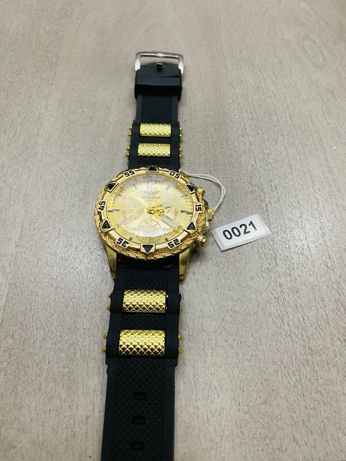ZHOWE Men’s Analog Quartz Watch Gold Dial Gold Tone Case Black Rubber Strap