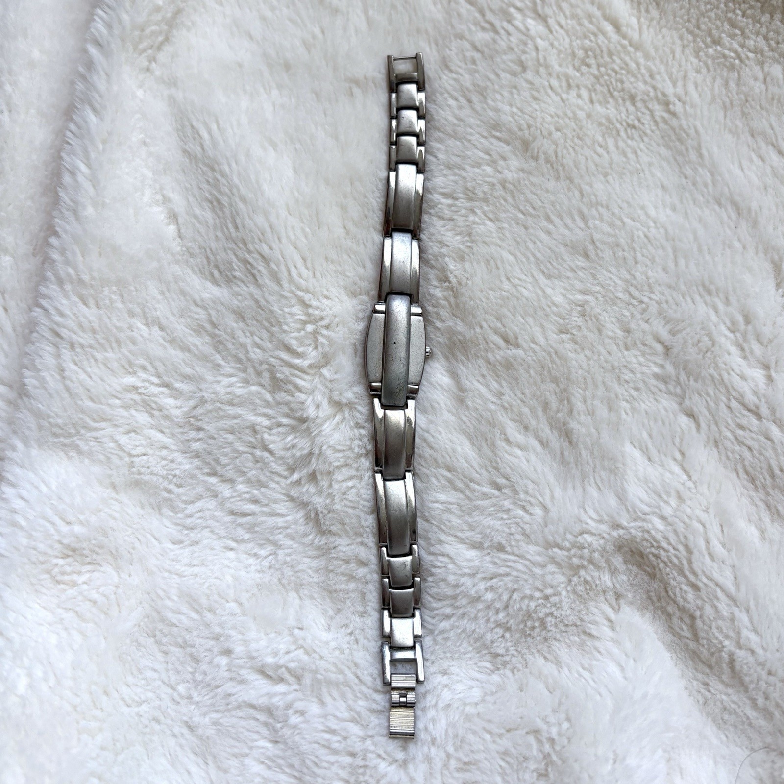 Vintage Royalton Slide Out Womens Watch 18mm Silver Tone New Battery 7″