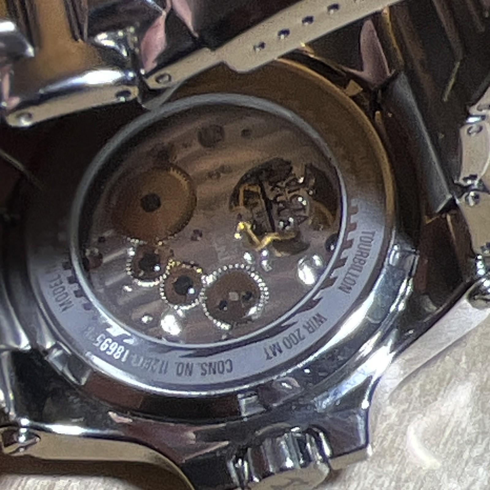 Invicta Akula Mechanical Tourbillon 52 mm – Rare Champagne Dial – Full Bracelet