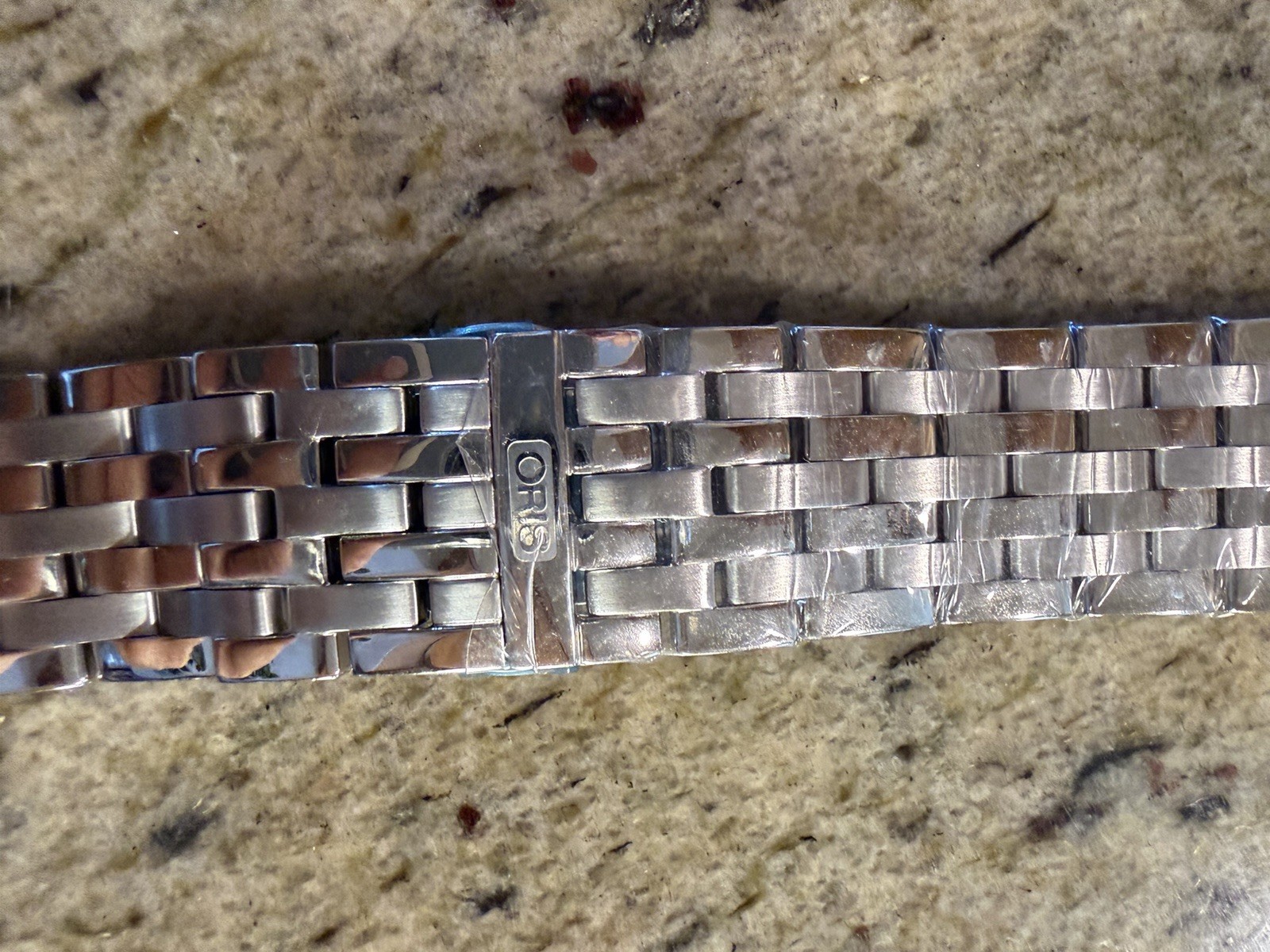 Oris Worldtimer Automatic Silver/Gray Dial Leather/42 mm Comes with Two Straps