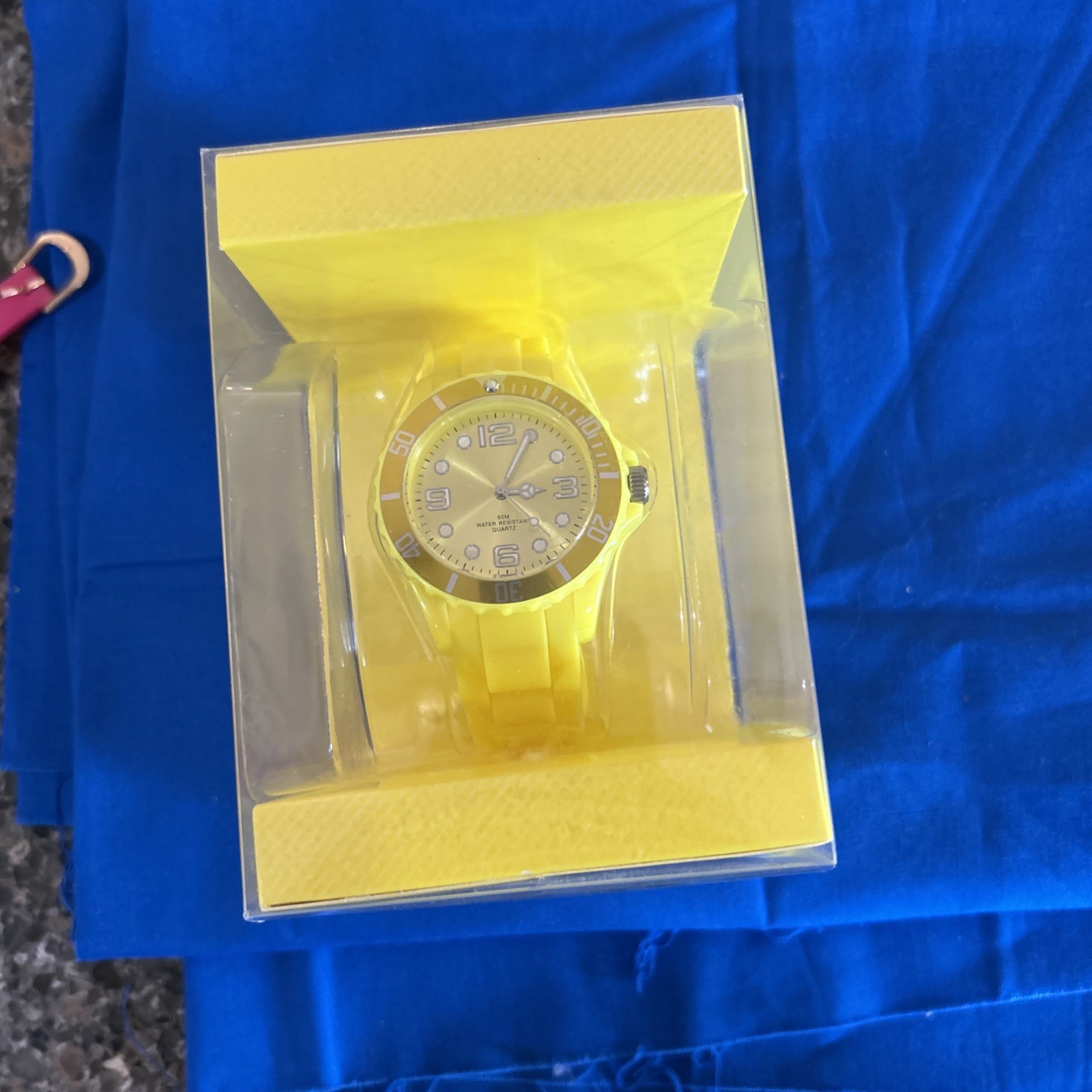 Yellow Sempre Watch With Rubber/Silicone Strap New unused runs great